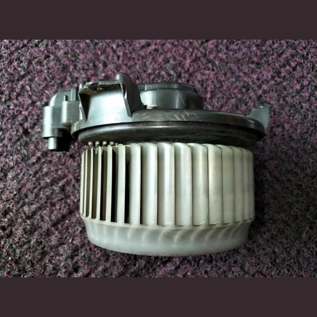 Hot Sale Auto Parts Air Conditioning System Blower Motor for Toyota BB QNC21 272700-3020 2727003020