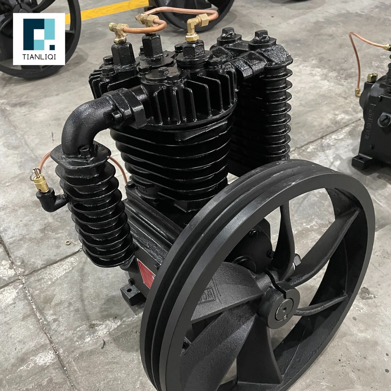 High Quality 5.5HP DaFeng Style Two-stage Compressor Pump Base Mounted Air Compressor for Export