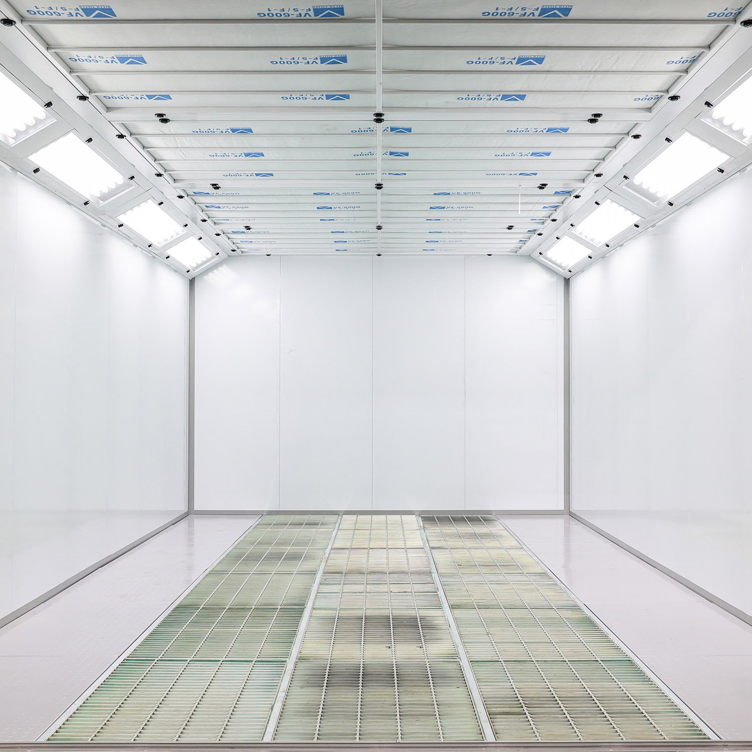 High Quality CE Approval Diesel Heating Spray Booth with Fire-Resistant Panel Car Paint Booth Best Price