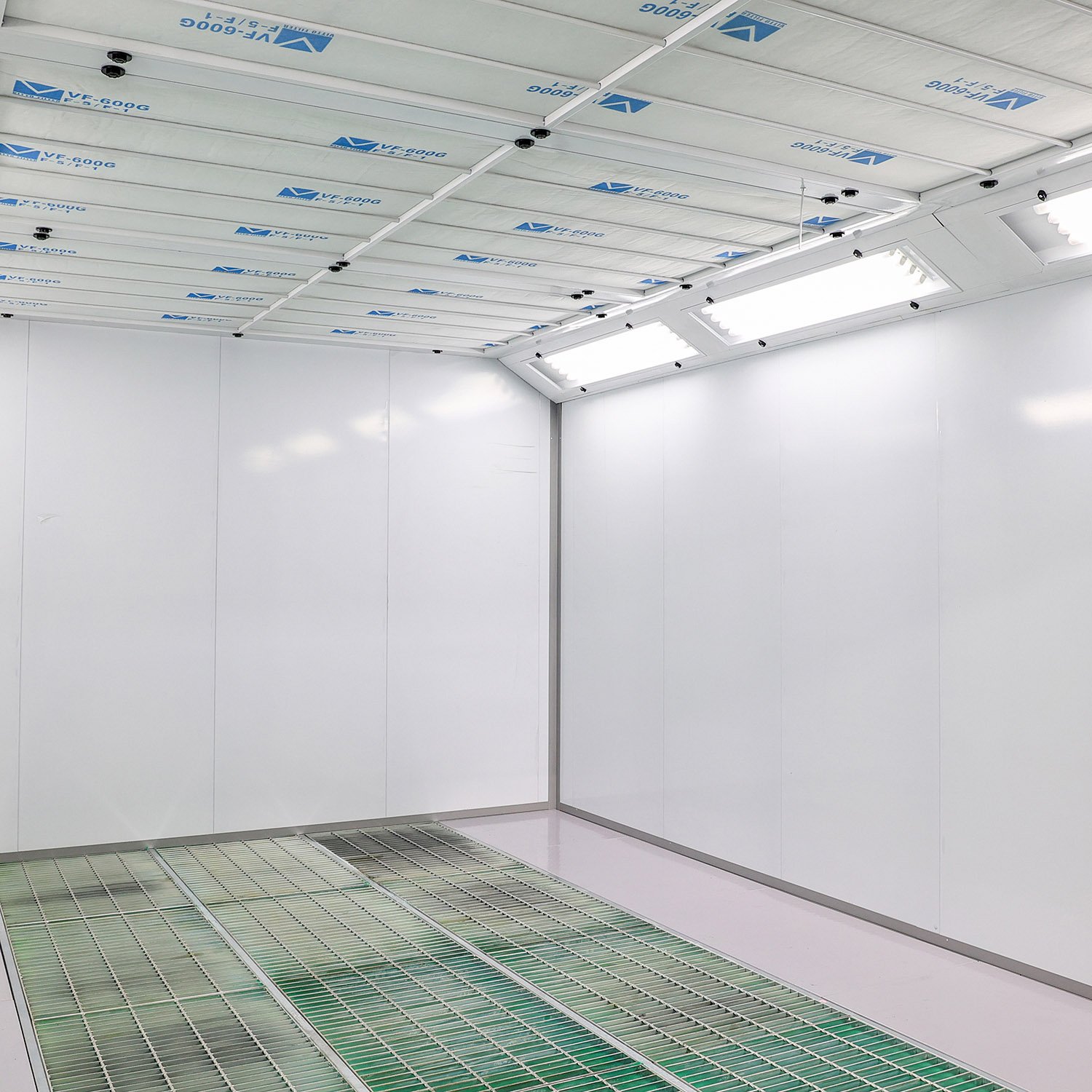 High Quality CE Approval Diesel Heating Spray Booth with Fire-Resistant Panel Car Paint Booth Best Price