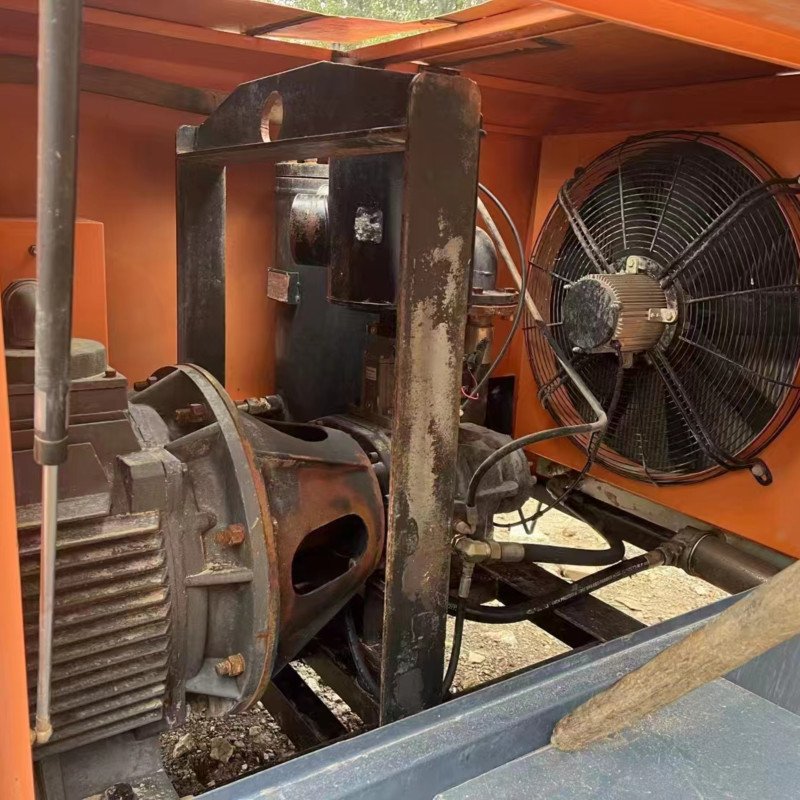 Kaishan Diesel Powered Towable Air Compressor Lubricated Portable with Core Components-Engine and Motor for Mining Use