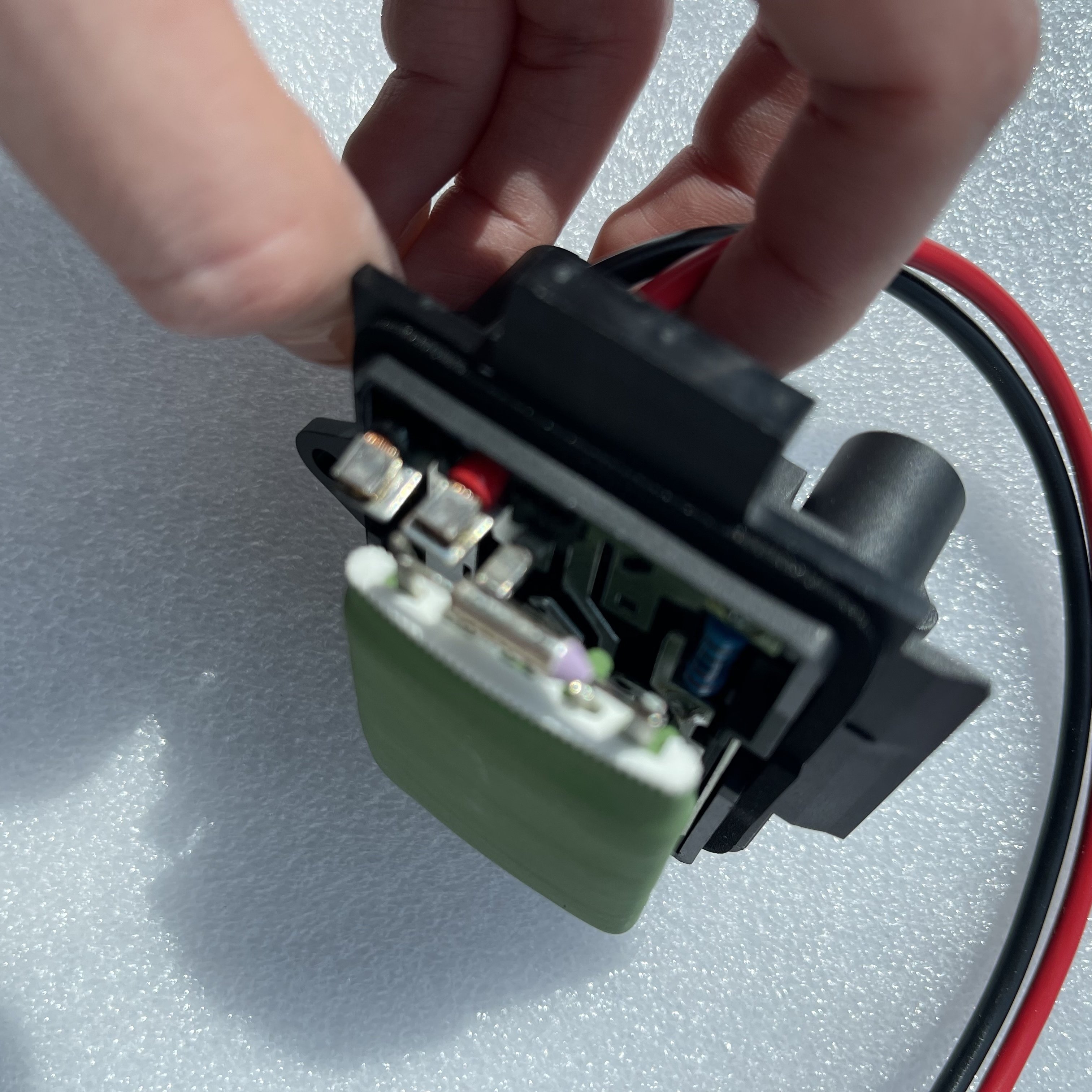 Car 16v air Conditioning Fan Blower Motor Resistor Blower Motor Control Module 7701046061 for Renault