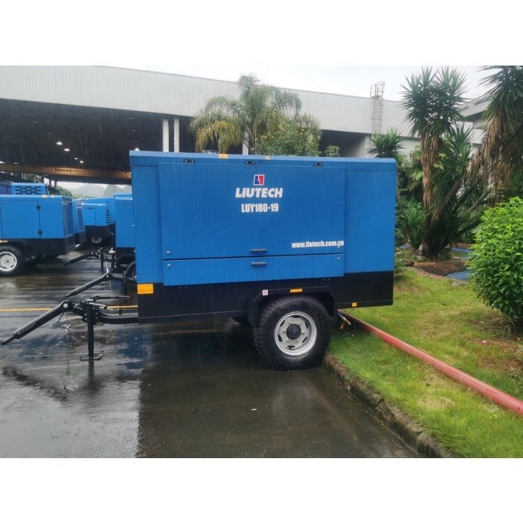 LUY215-23 760CFM Made in China Towable Screw air Compressor for Water Well Drilling Machine in Construction with Hole Drilling
