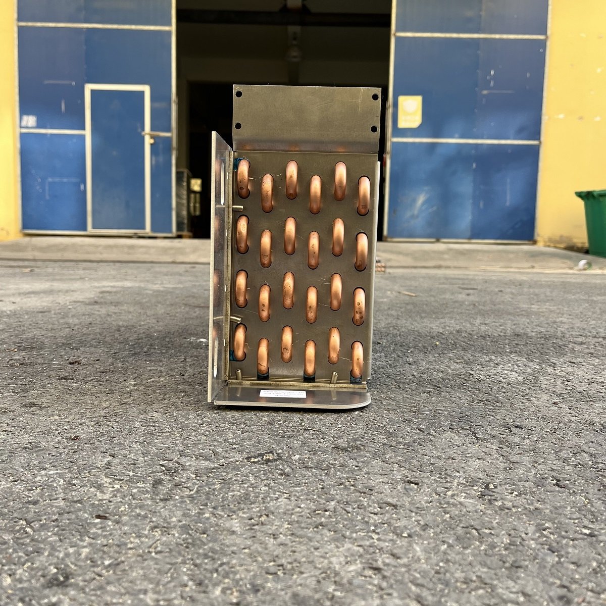 Customize Finned Radiators and Evaporators with Copper Tubes and Aluminum Foils.