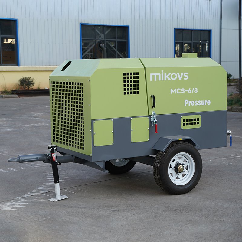 Compressor 8bar 400cfm Diesel Engine Mining Portable Screw Air Compressor With Jack Hammer