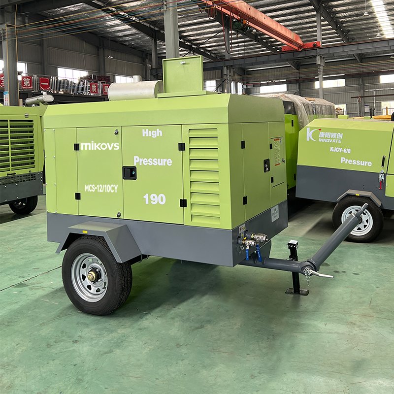 Compressor 8bar 400cfm Diesel Engine Mining Portable Screw Air Compressor With Jack Hammer