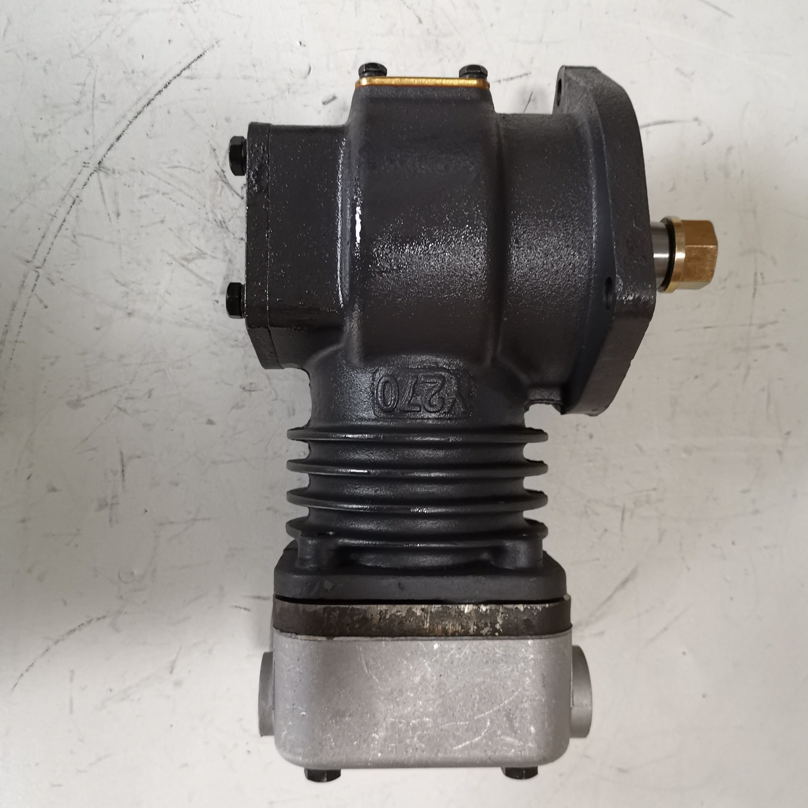 High Quality Weichai WD615 air Compressor Assembly/air Compressor612600130623/6126000130531JINAN HOWO air Compressor