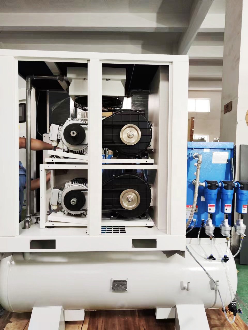 11kw Low Noise Efficient Oil Free Scroll Air Compressor With With 300L air Storage tank and Refrigerated air Dryer
