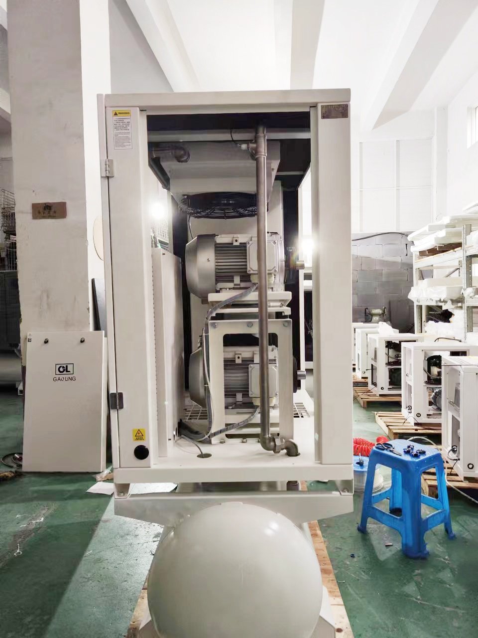 11kw Low Noise Efficient Oil Free Scroll Air Compressor With With 300L air Storage tank and Refrigerated air Dryer