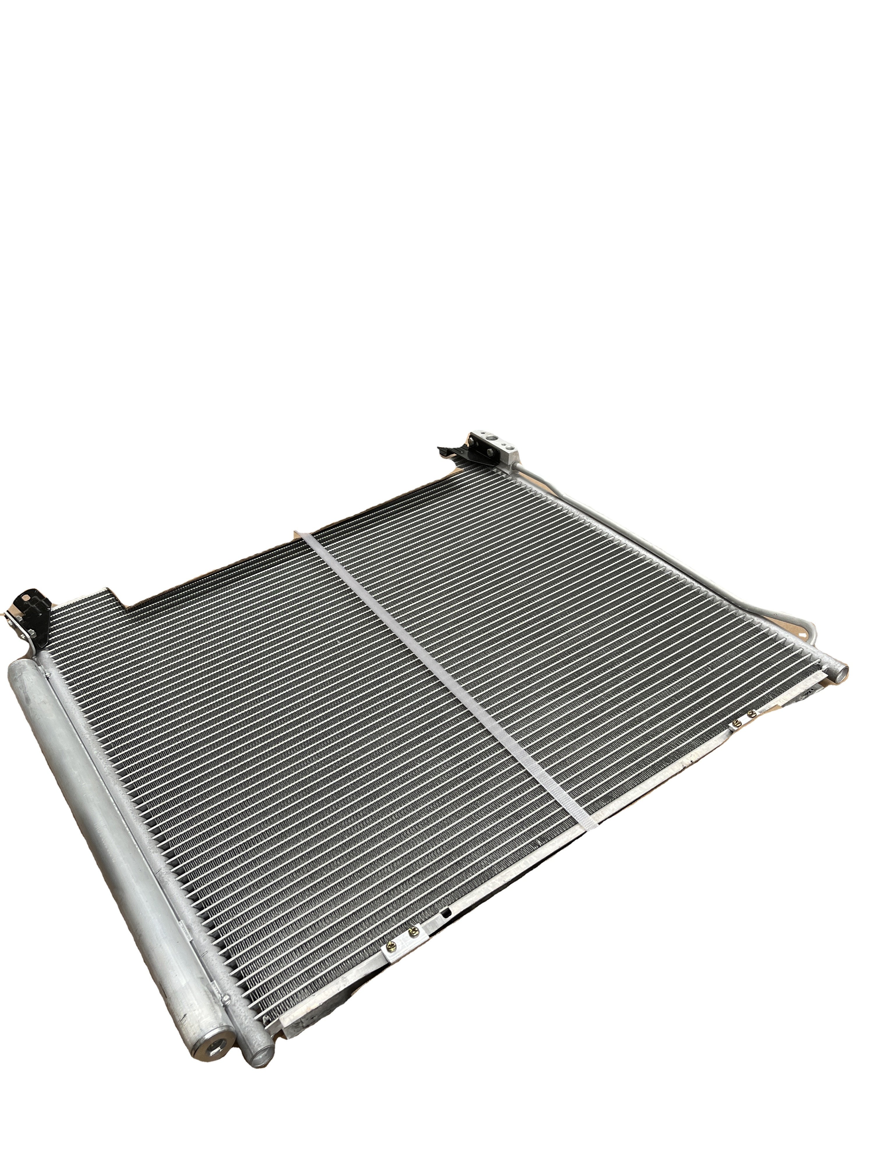 Genuine OEM Quality Auto Spare Part PN C00048272 Condenser Assembly for Car SAIC MAXUS T60 T70 T90 Pickup