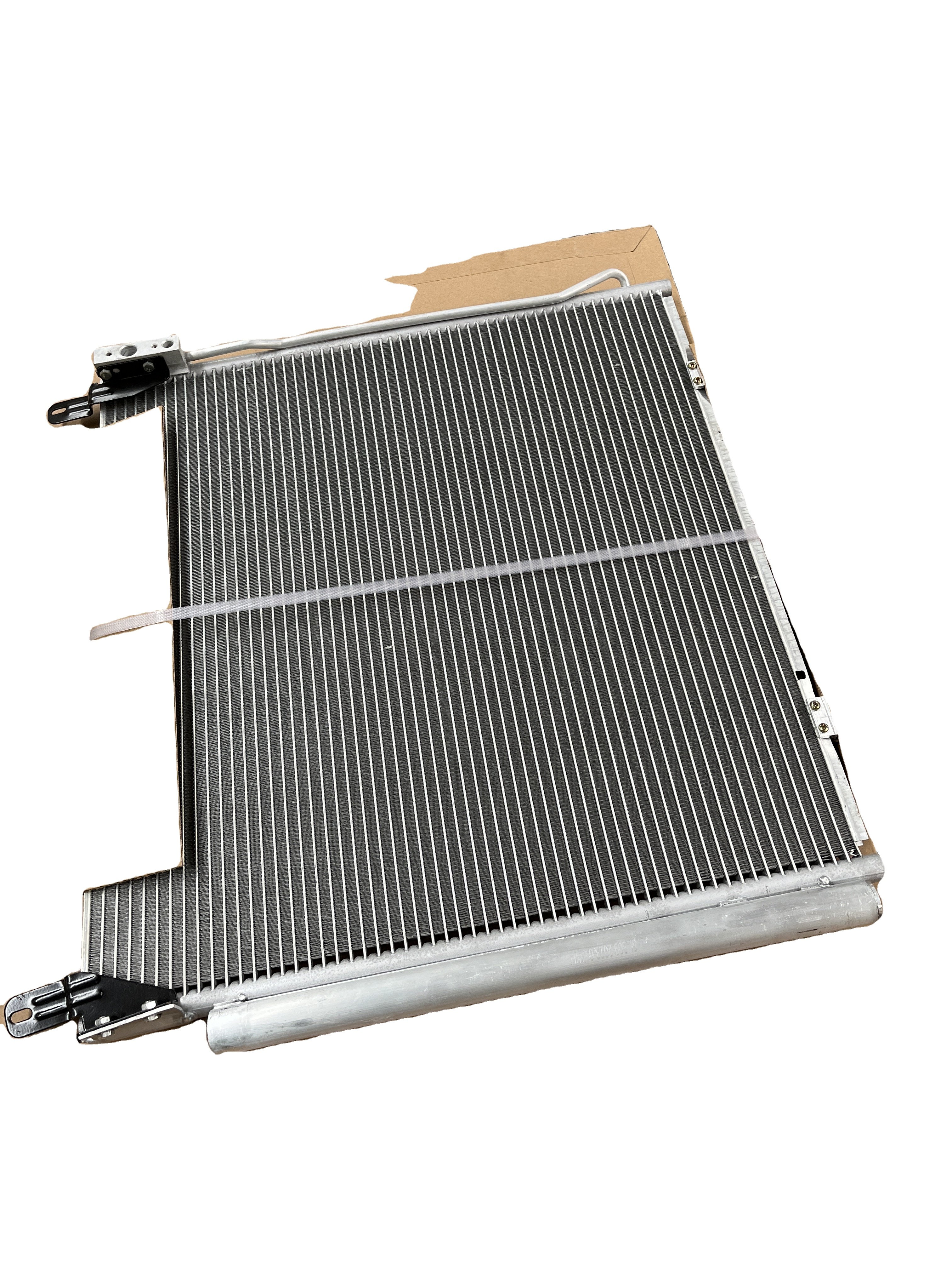 Genuine OEM Quality Auto Spare Part PN C00048272 Condenser Assembly for Car SAIC MAXUS T60 T70 T90 Pickup