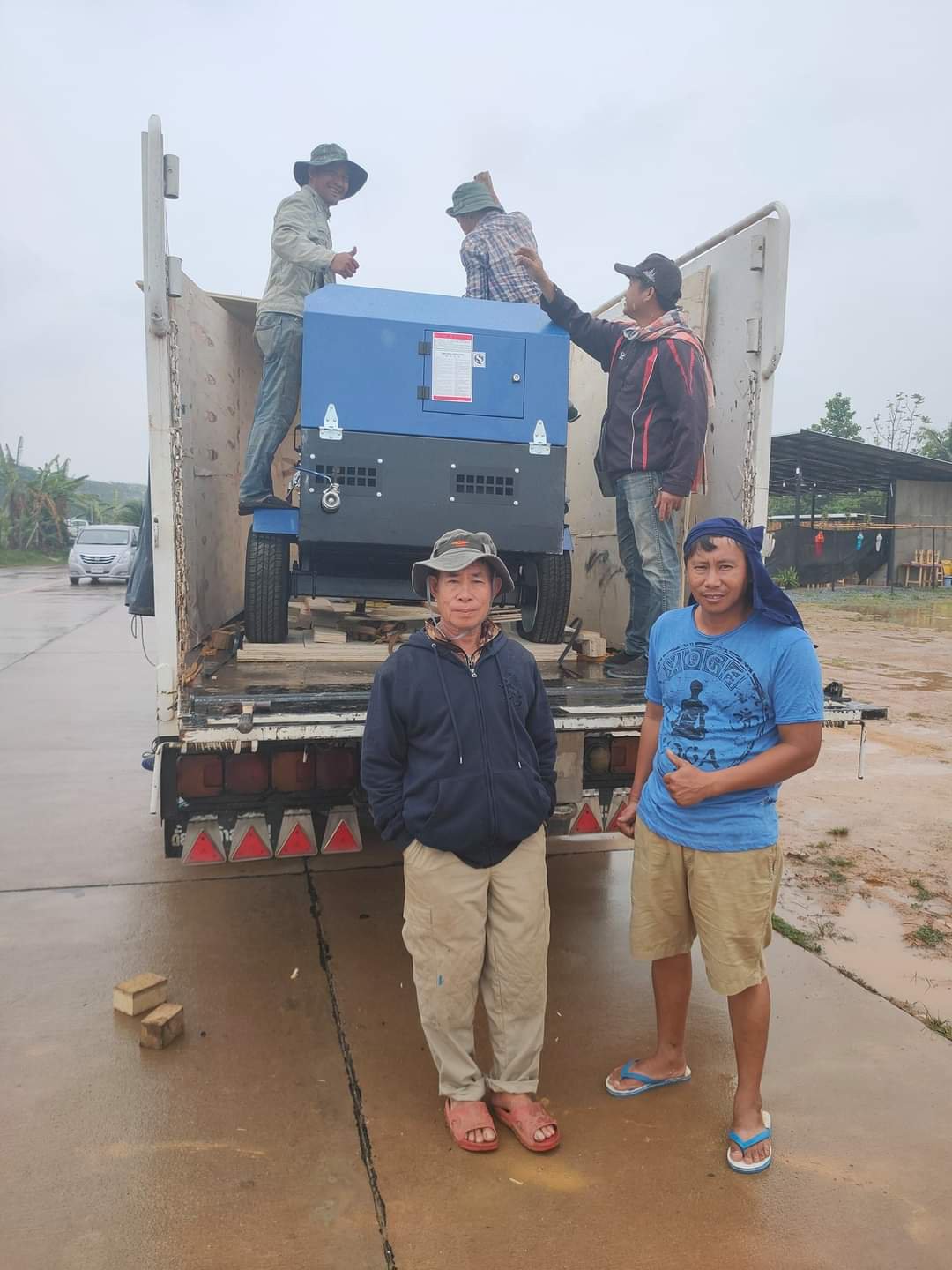 Portable Mobile air Compressor 7bar 185cfm Wheeled diesel Engine Screw air Compressor