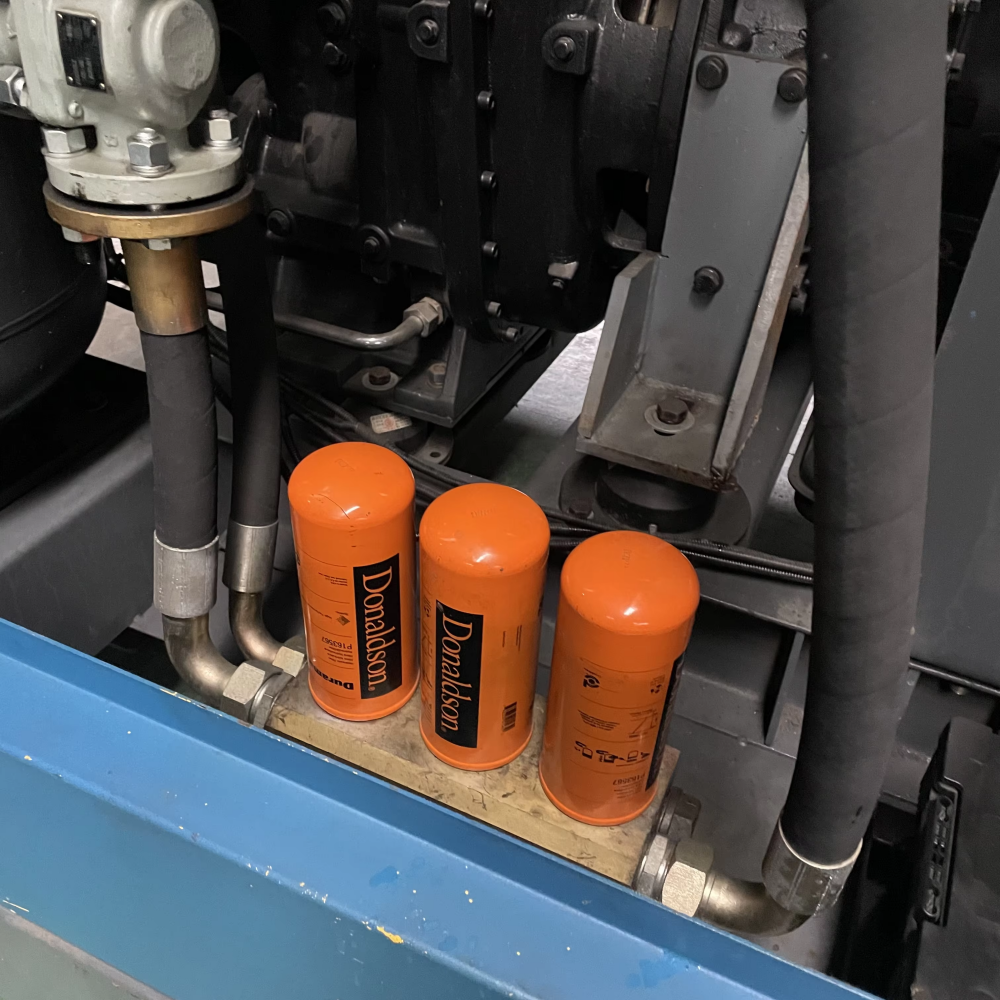 Hot Selling 1200cfm 35bar China Direct Screw Industrial Engine Air Compressor