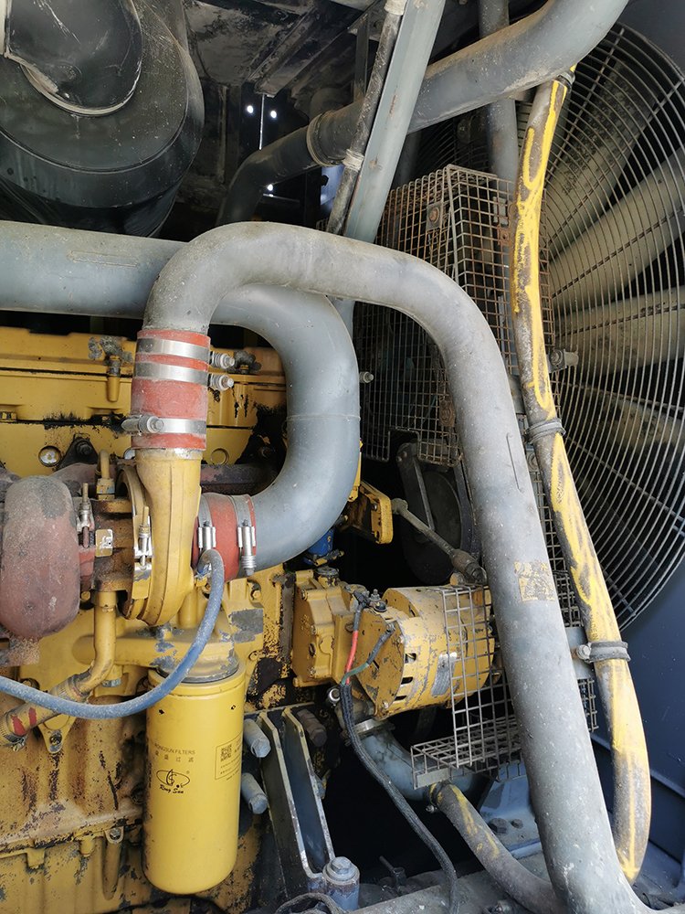 Second Hand Atlas Copco XRHS 836 air Compressor 2012 Model 20 bar CAT Engine Portable diesel Screw air Compressor