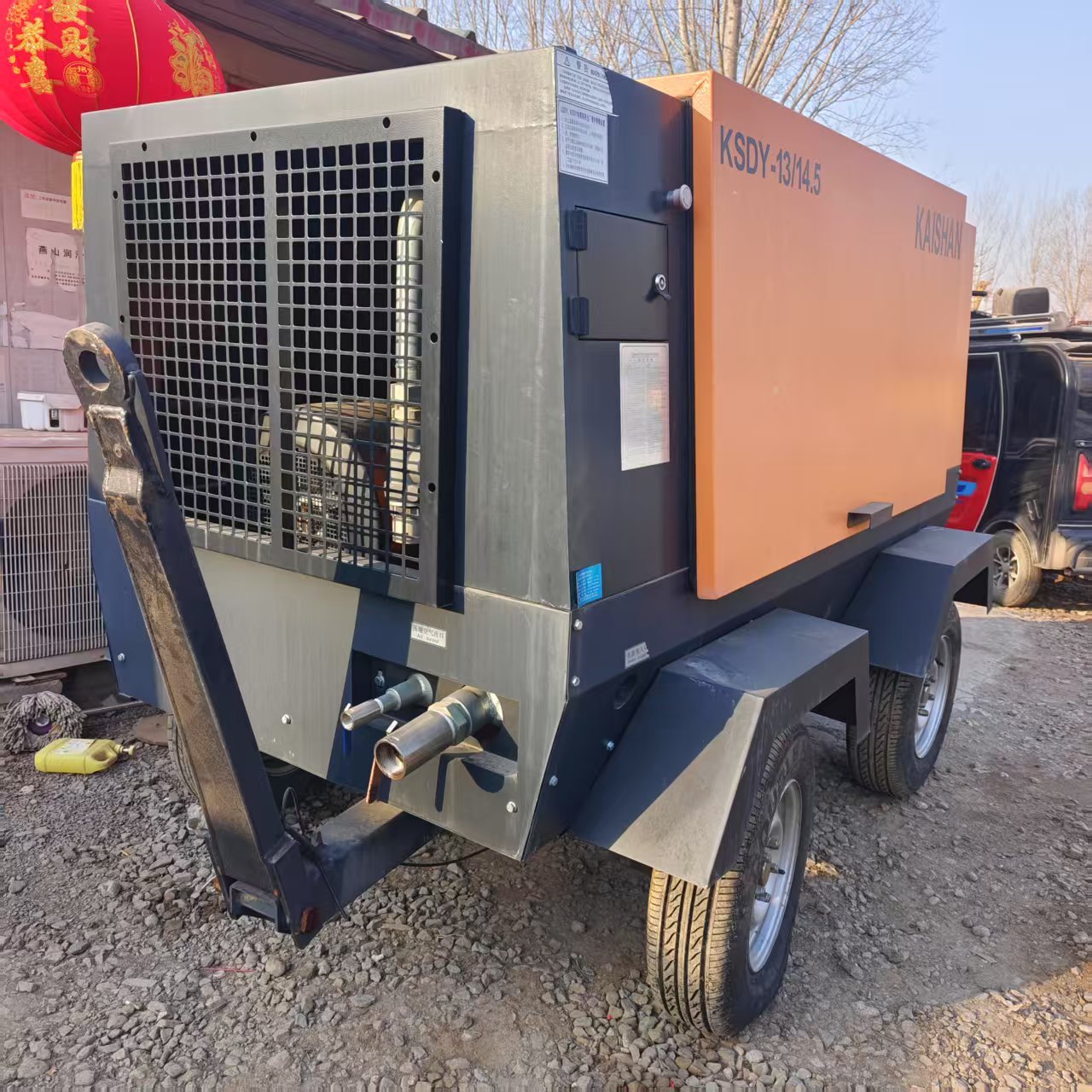 Used 90Kw Industrial Air Compressors 13Bar Rotary Screw Silent & Portable With Air Cooling Engine And Motor Core Components