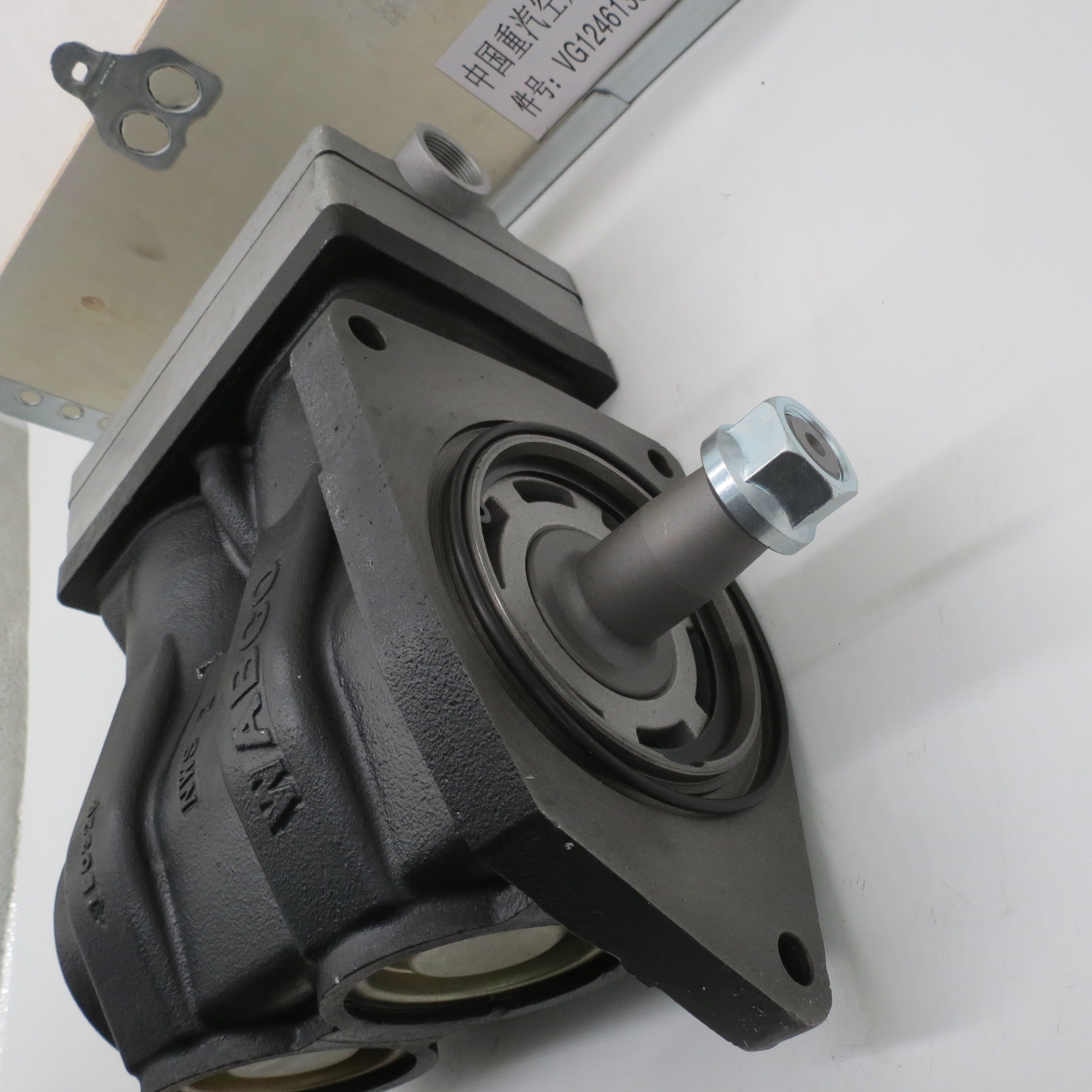 Good Performance Trucks and Cars Engine Parts Air Compressor VG1246130008
