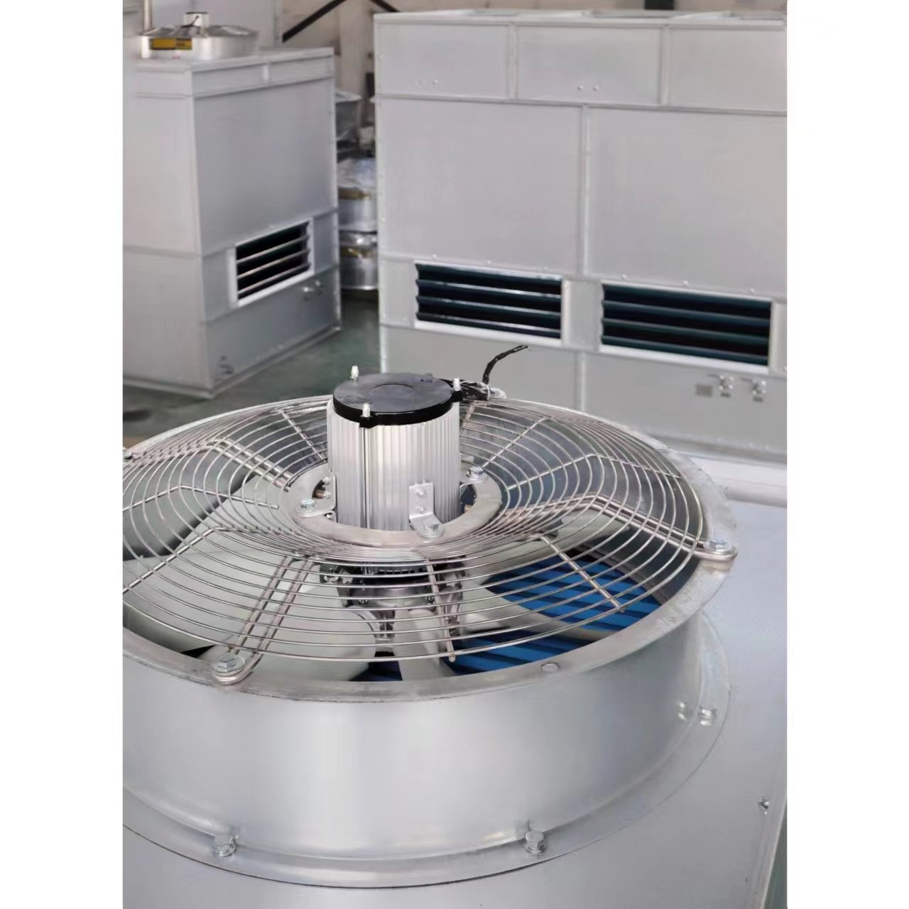 Energy-saving 160KW Counterflow Evaporation Cooling air Cooled Refrigeration Condenser for Frozen French Fries Butchery