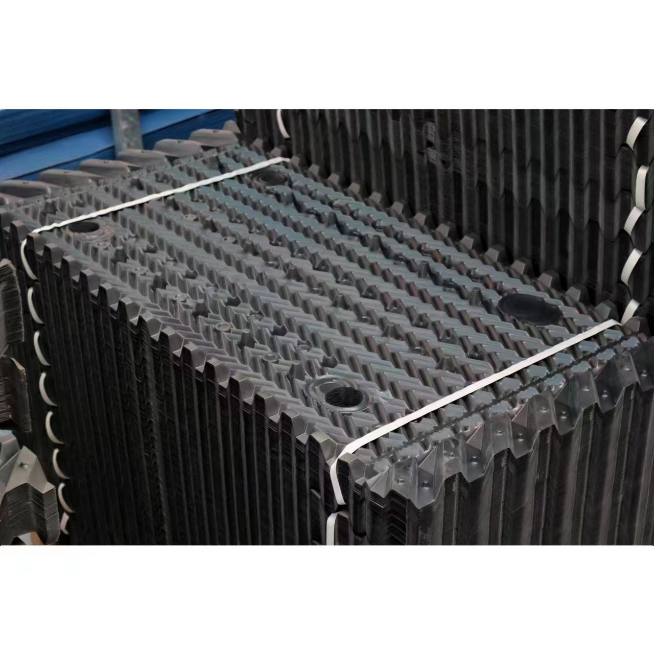 Energy-saving 160KW Counterflow Evaporation Cooling air Cooled Refrigeration Condenser for Frozen French Fries Butchery