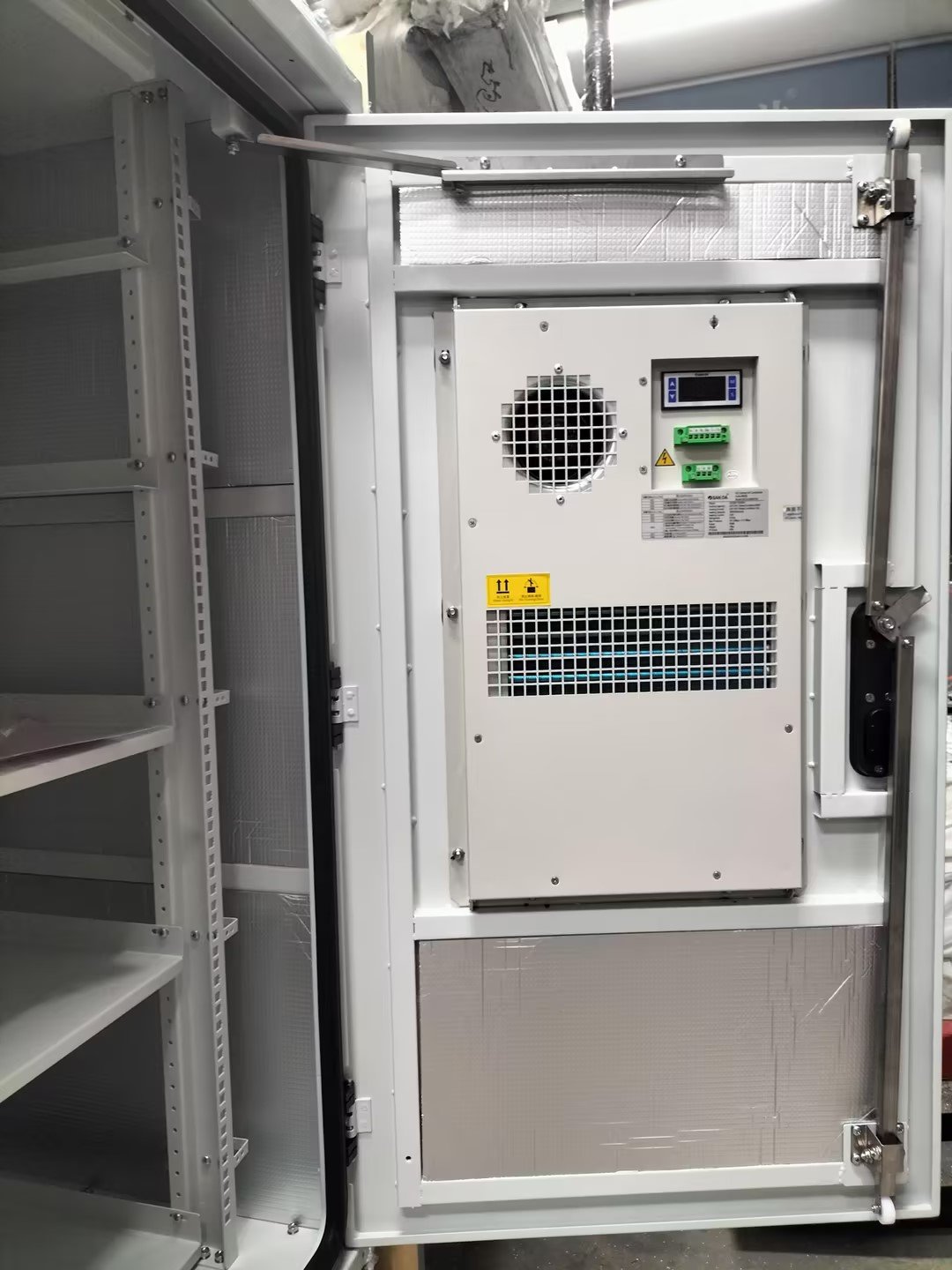 Outdoor Cabinet Air Conditioner Cabinet Cooler Door Mounted Cabinet Air Conditioner