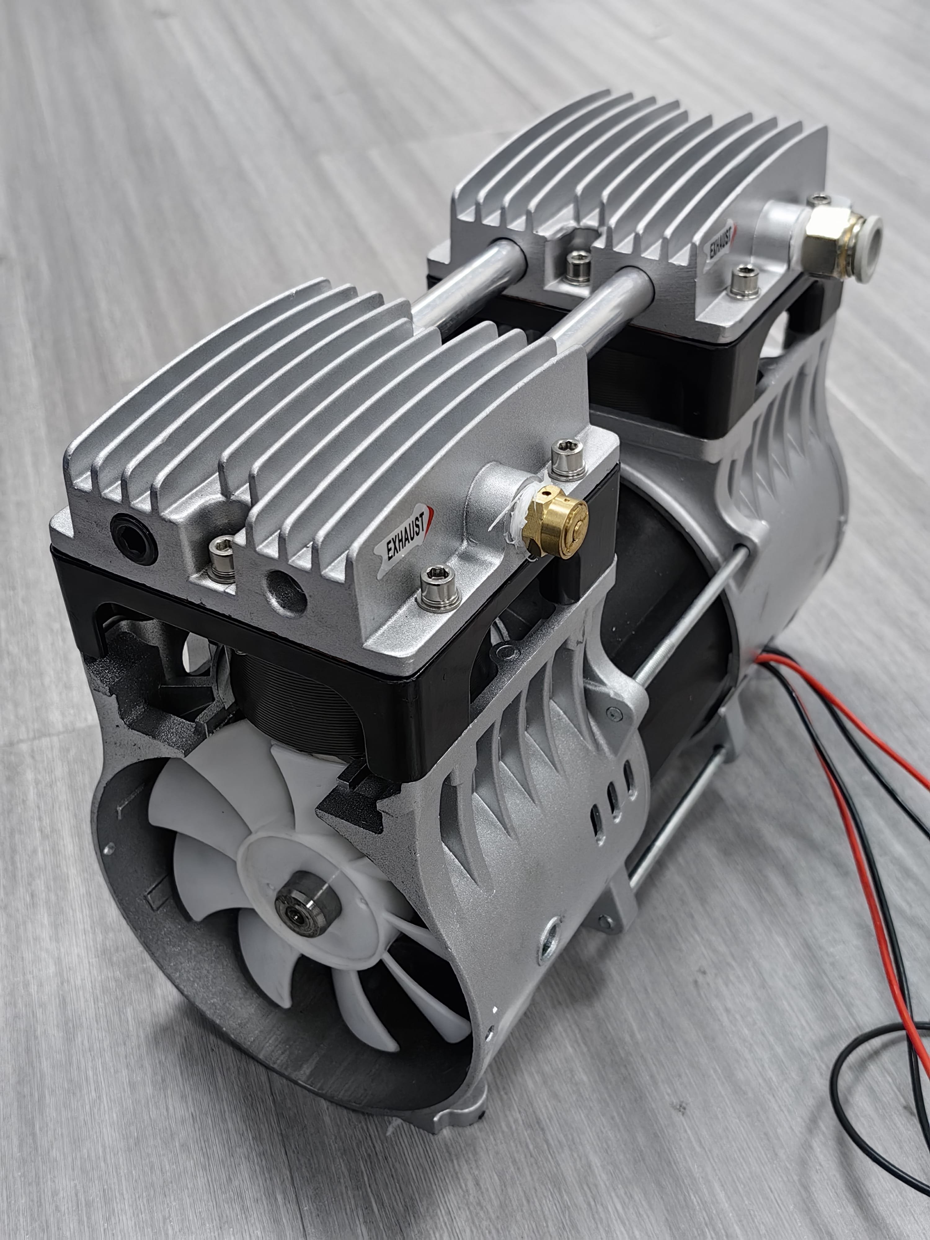 2024 New 10L Oxygen Concentrator Air Compressor 750W 120LPM 200kpa Silent Oil Free Compressor for Stock Sale