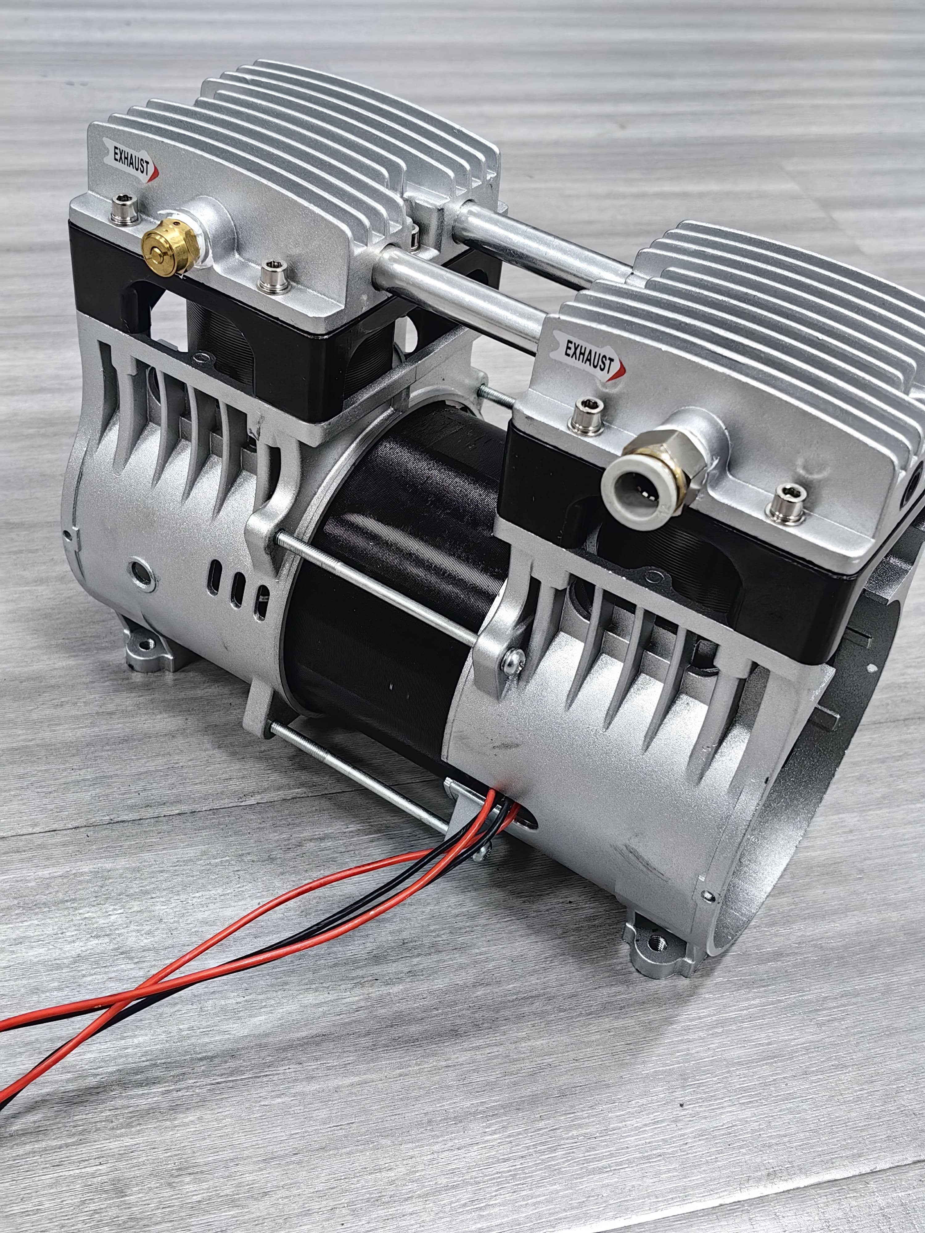 2024 New 10L Oxygen Concentrator Air Compressor 750W 120LPM 200kpa Silent Oil Free Compressor for Stock Sale