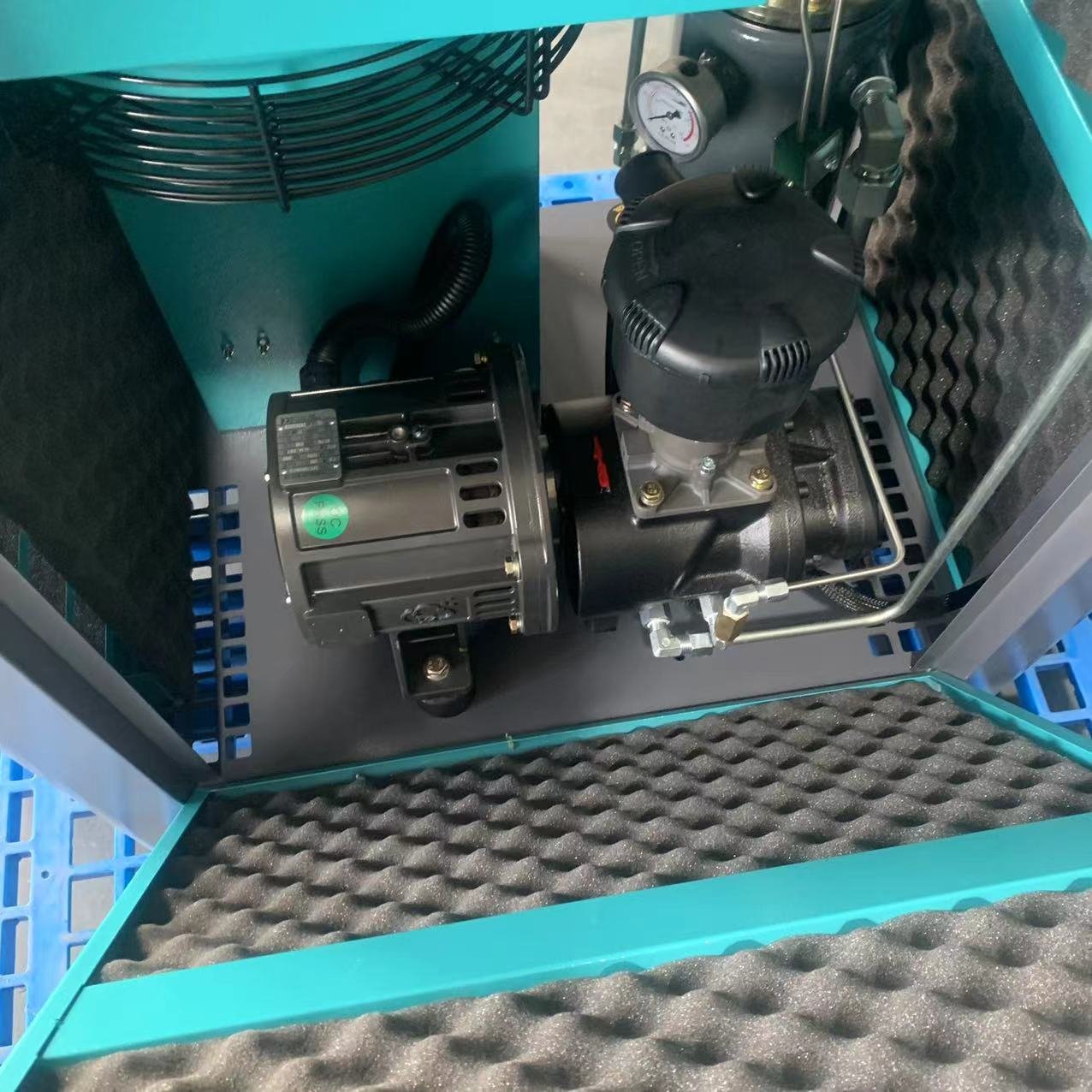 Hot Selling Mini air Compressor 7.5kw High-efficiency Screw air Compressor