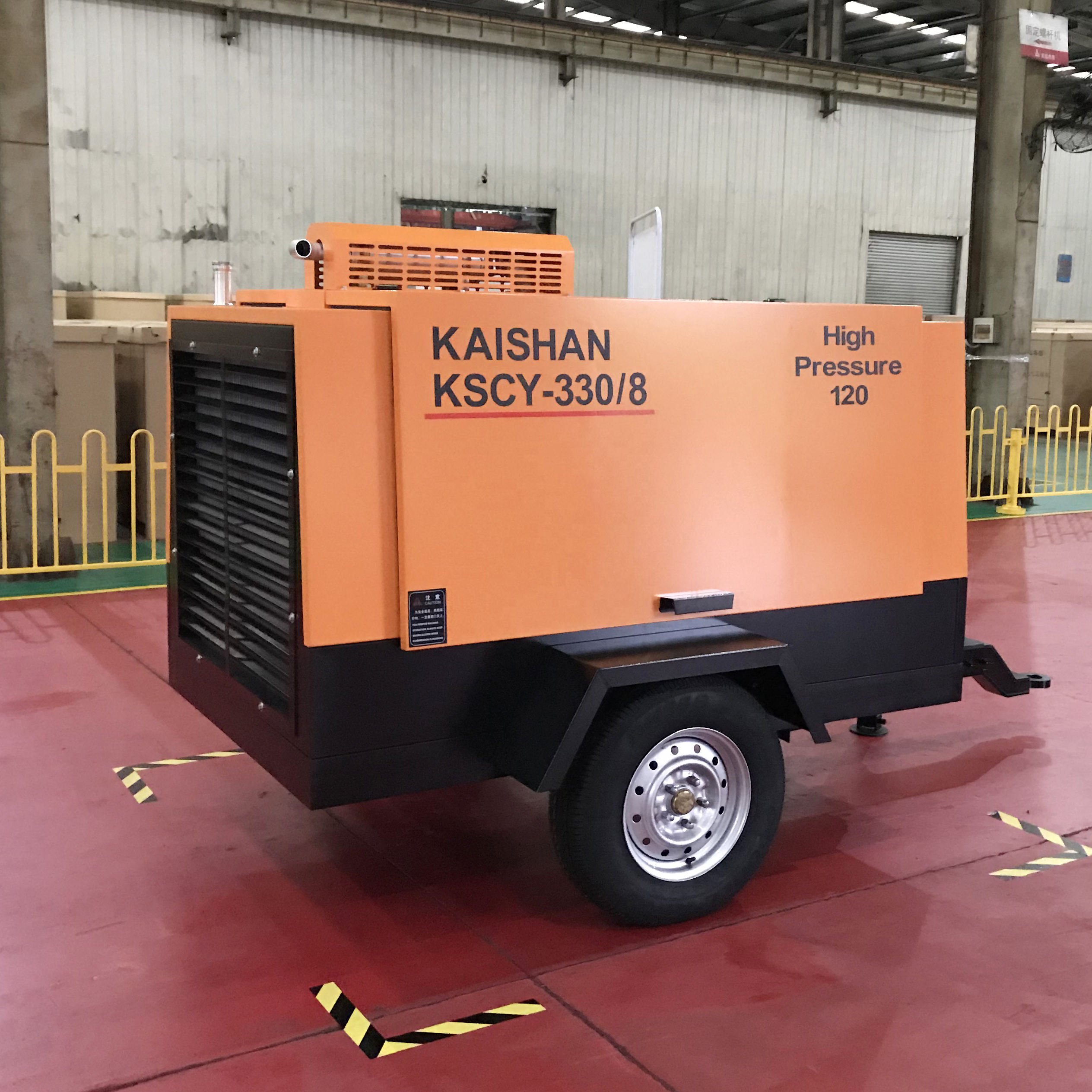 Industrial Mobile Big Capacity Portable Diesel Engine Screw Air Compressor for Drilling Borehole