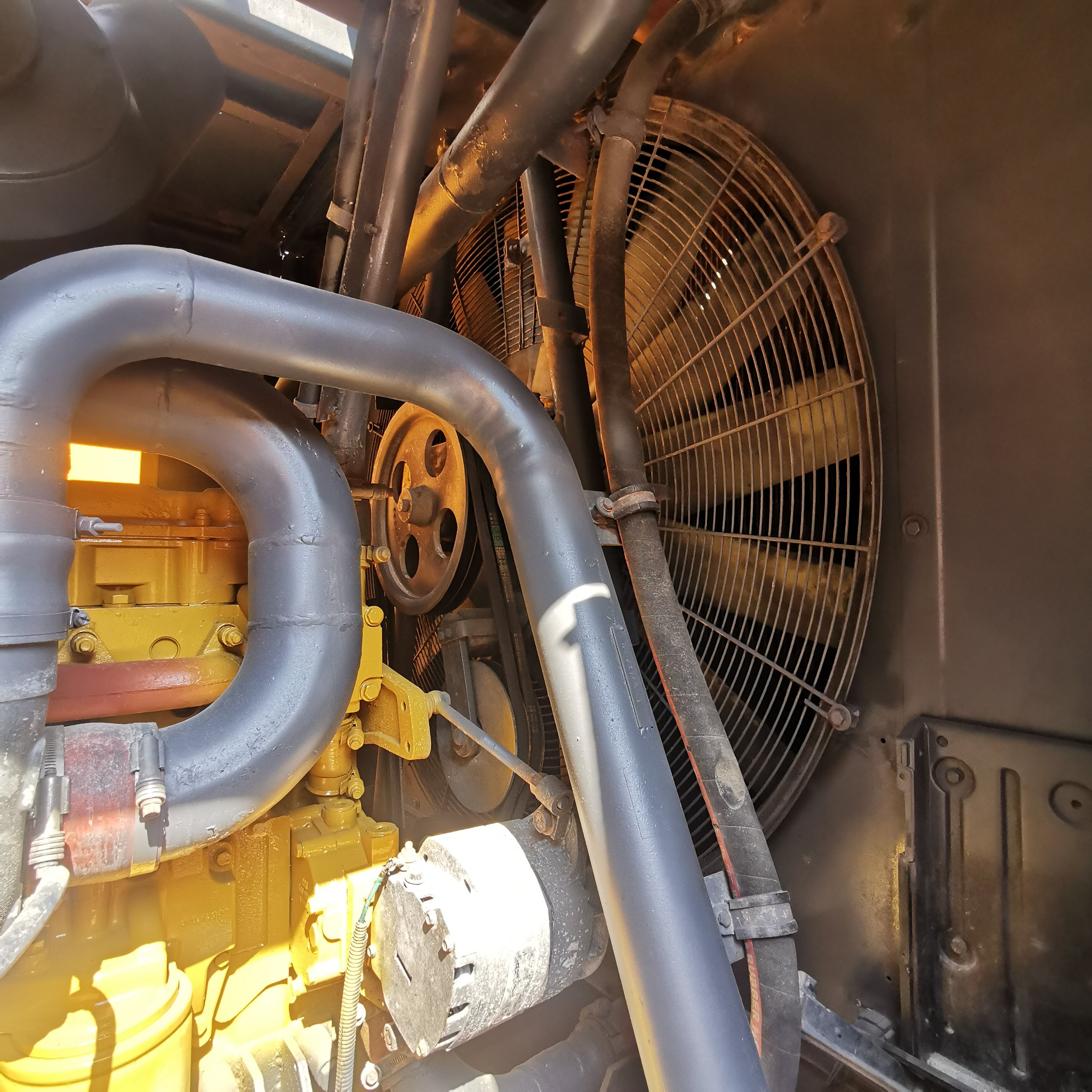 Second Hand Used Atlas Copco XRHS836 Portable air Compressor CAT diesel Engine 2 Inch Wind Pipe China Factory Price