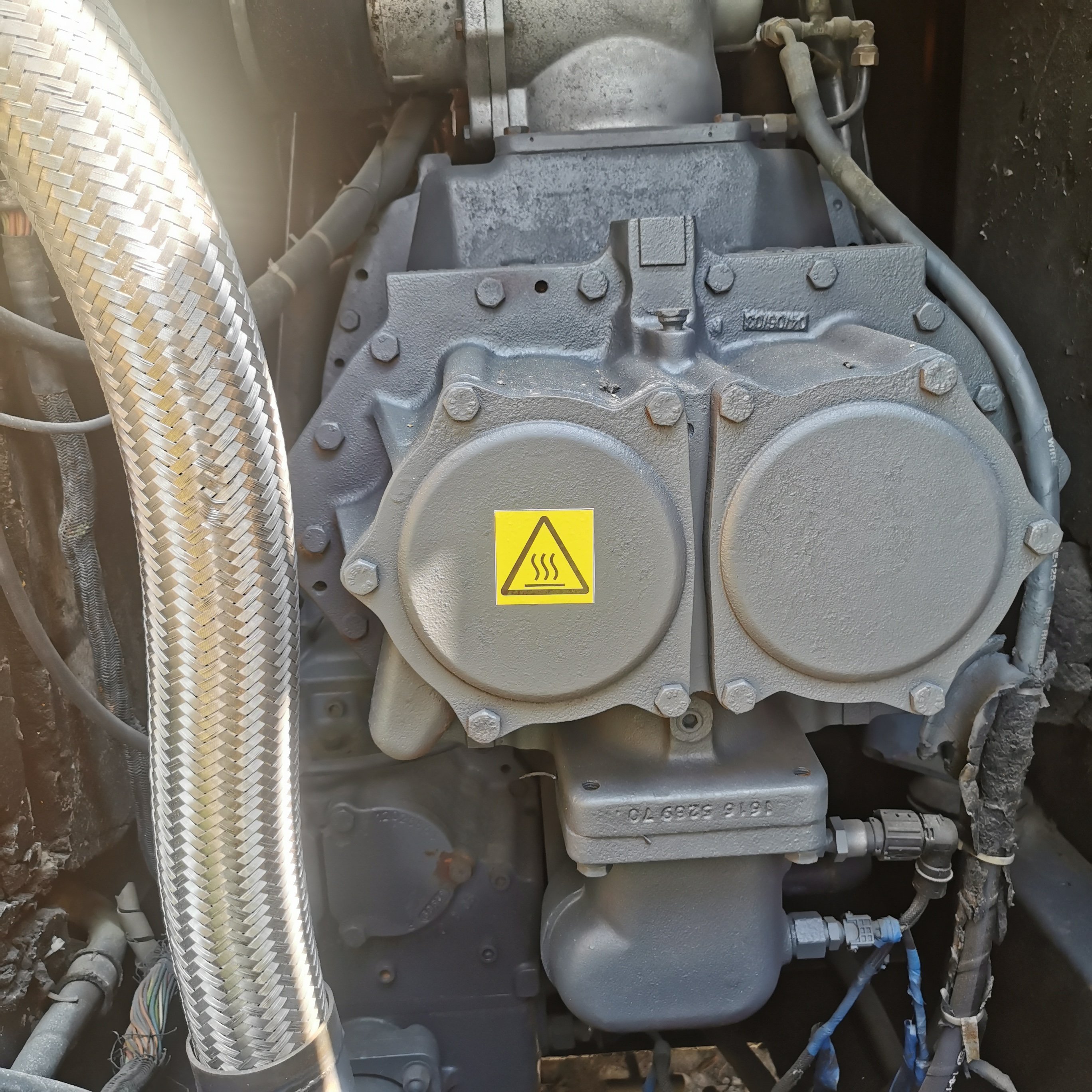 Second Hand Used Atlas Copco XRHS836 Portable air Compressor CAT diesel Engine 2 Inch Wind Pipe China Factory Price