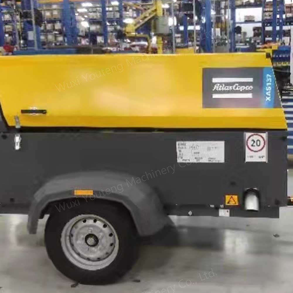 Atlas Copco diesel Engine Screw air Compressor with Wheels 7bar 160cfm 400cfm XAS400 XAS137 100psi