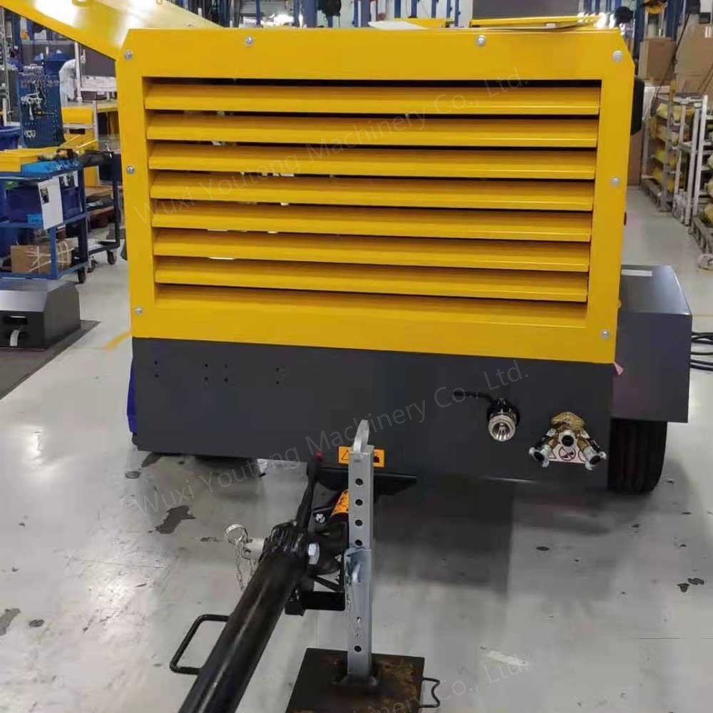 Atlas Copco diesel Engine Screw air Compressor with Wheels 7bar 160cfm 400cfm XAS400 XAS137 100psi