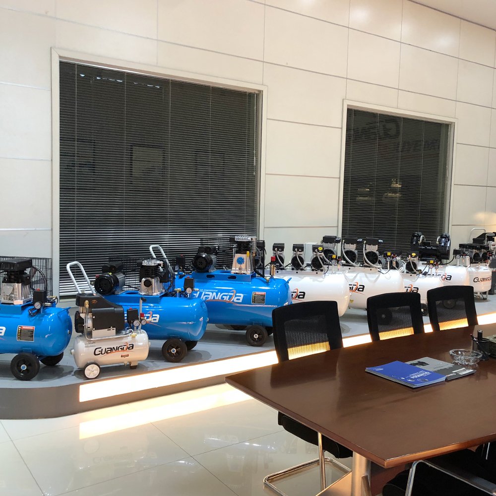 Factory Cheap Price 50L 2hp Mobile Piston Silent air Compressor