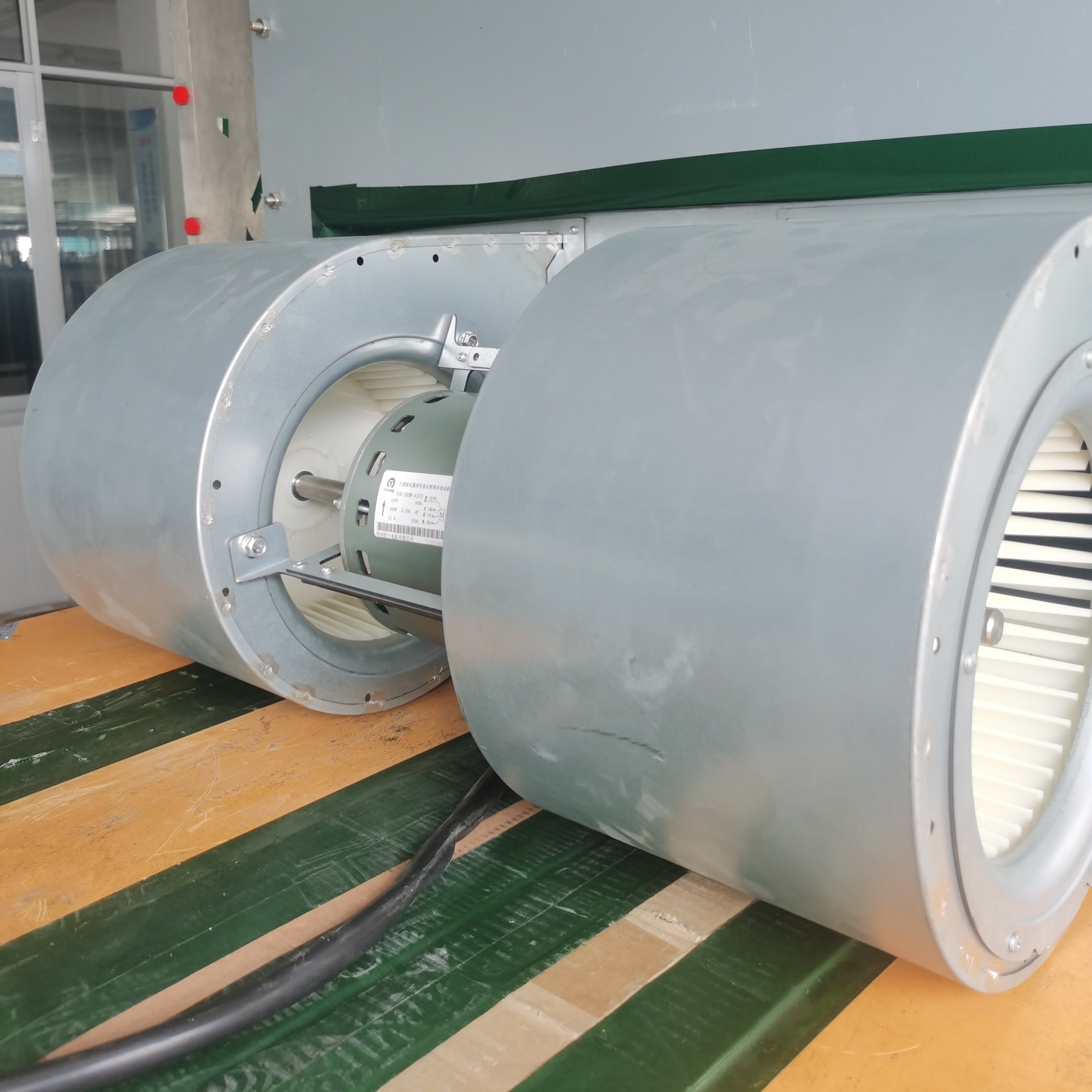 Plastic Wheel 300W Forward Curved Centrifugal Fan AC Motor Drive 2 Blowers for Air Conditioning Unit & Fan Coil Unit 2000 M3/h