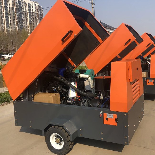 353 Cfm 10bar Mobile Diesel Screw Type Air Compressor for Gold Mining Equipment