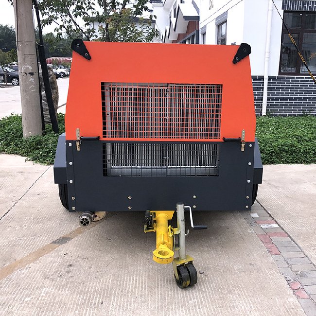 353 Cfm 10bar Mobile Diesel Screw Type Air Compressor for Gold Mining Equipment