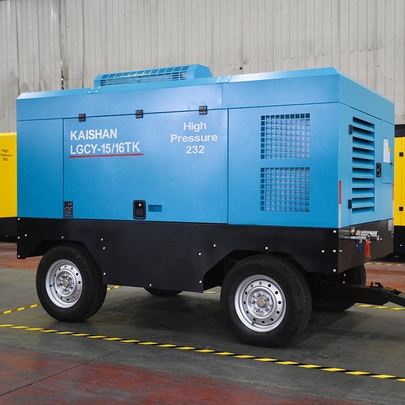 LGCY- 15/18- 17/12T Lgcy-15/18 Kaishan 18bar 600CFM 190hp 210hp Mobile Screw 143kw 158kw Mining air Compressor