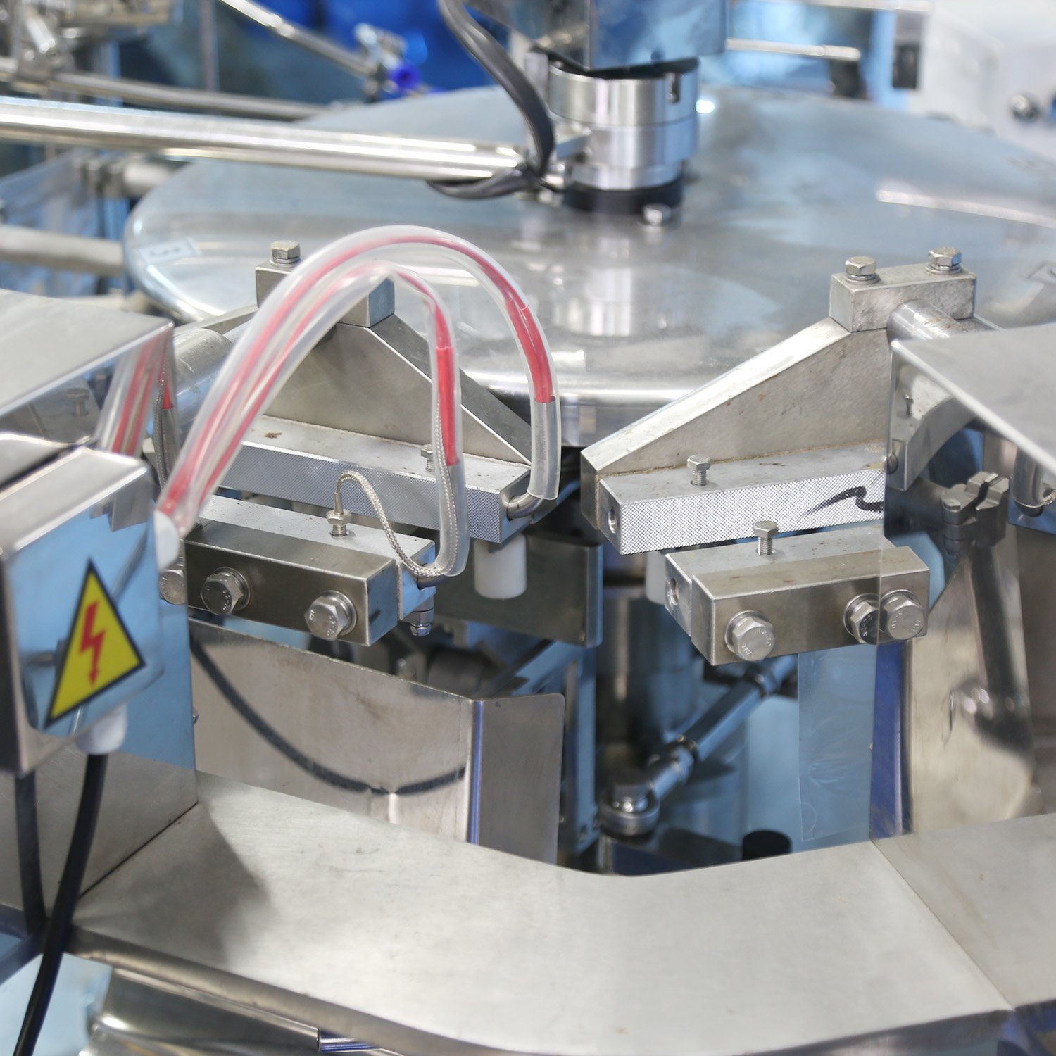 High Speed Three Four Sides Pouch Liquid Honey Packing Rotary Packaging Jelly Candy Premade Bag Pick Fill Seal Machine