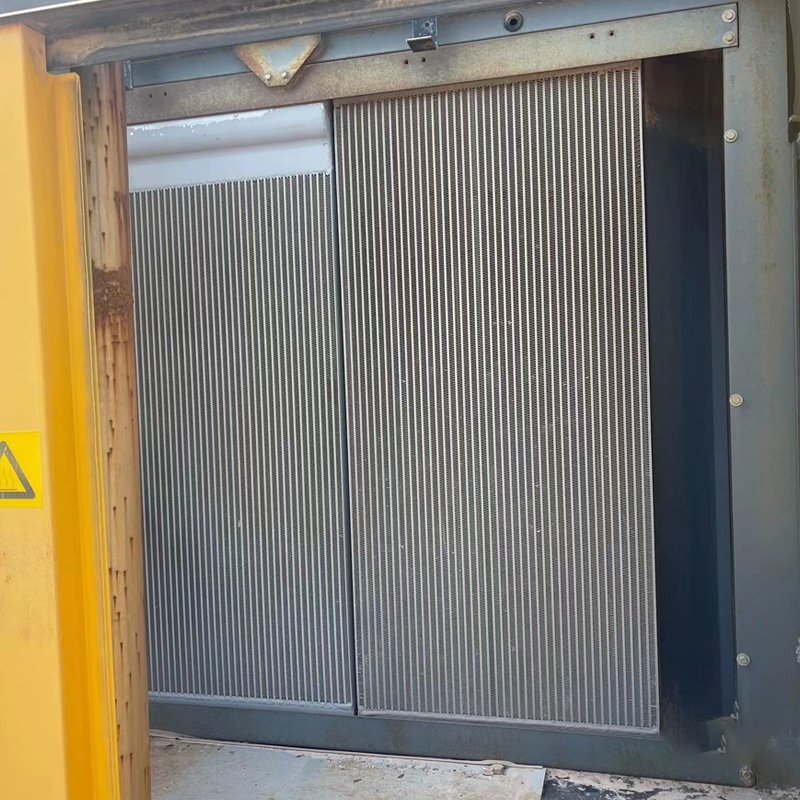 Used Atlas Diesel Air Compressor 12Bar 237kW Portable Screw Air Compressor 1604330200 XAHS416