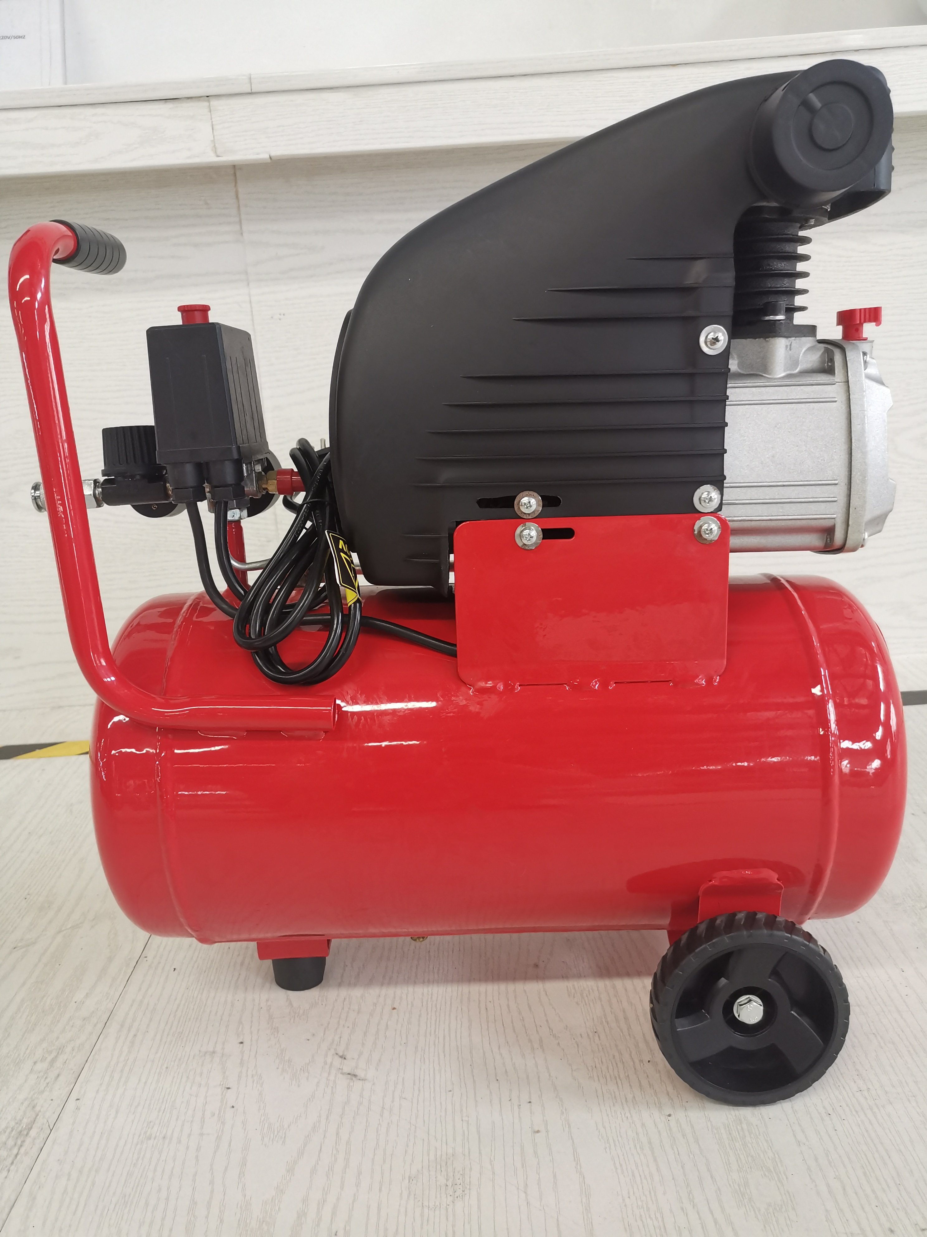 Grand Sales Lubricated air Compressor 1200w with tank 24L in Stock Low Price