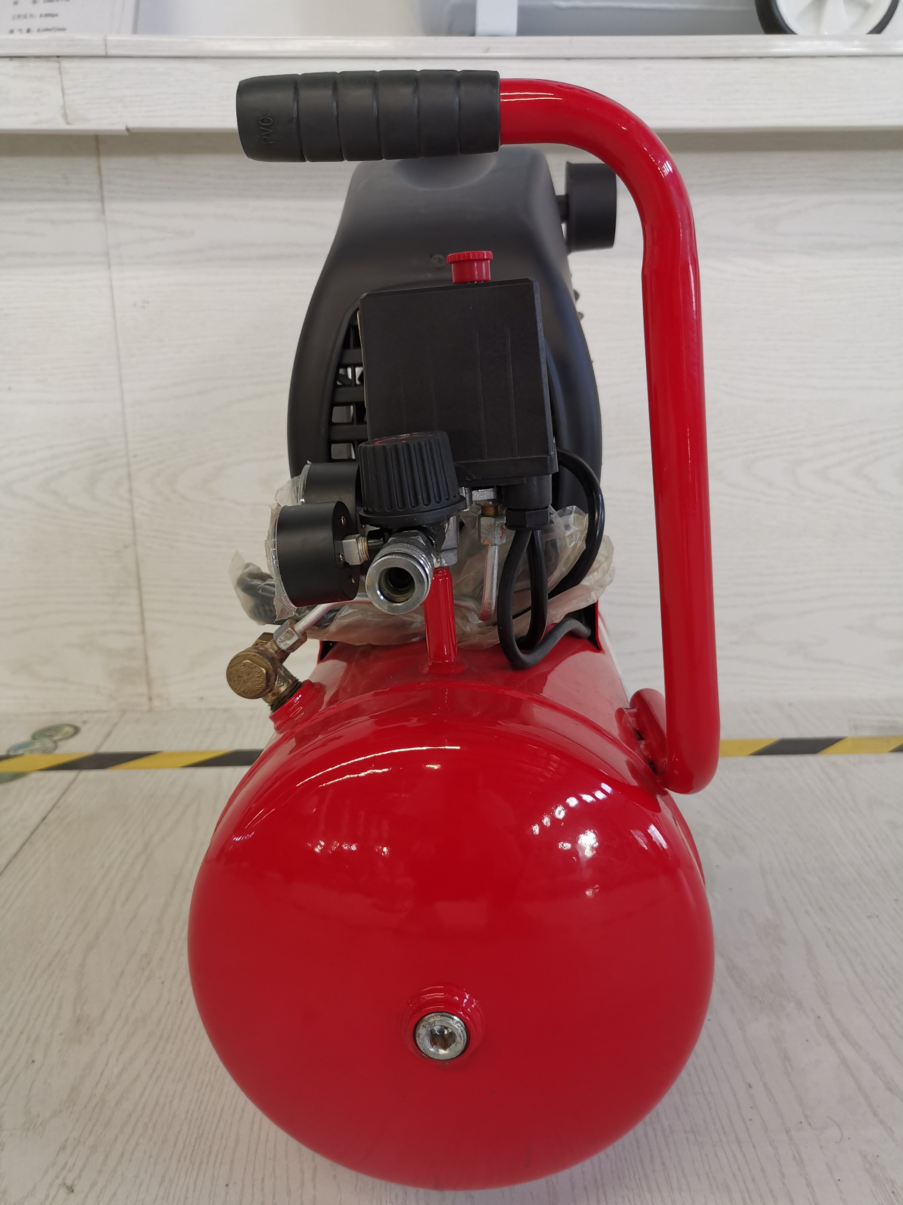 Grand Sales Lubricated air Compressor 1200w with tank 24L in Stock Low Price