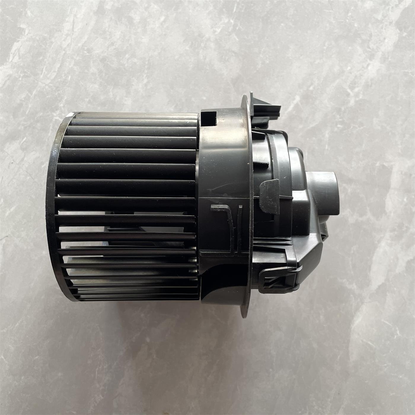 RGFROST Car air Heater Blower Fan Motor Interior Blower for RENAULT LOGAN DACIA OPEL SANDERO MK2 OE Number 272100975R 715251