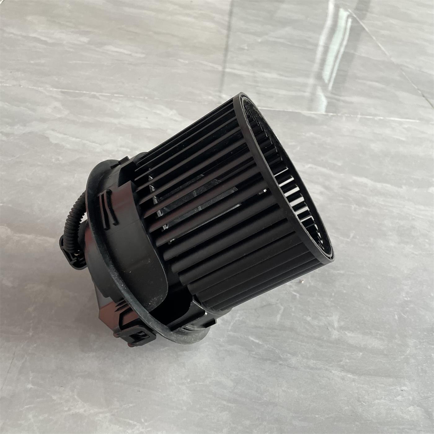 RGFROST Car air Heater Blower Fan Motor Interior Blower for RENAULT LOGAN DACIA OPEL SANDERO MK2 OE Number 272100975R 715251