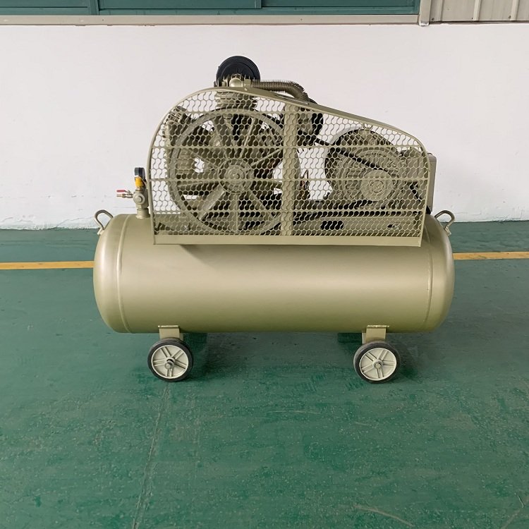 FUCAI air Cooling 12 bar Industrial 7.5 hp 5.5kw Piston air Compressor