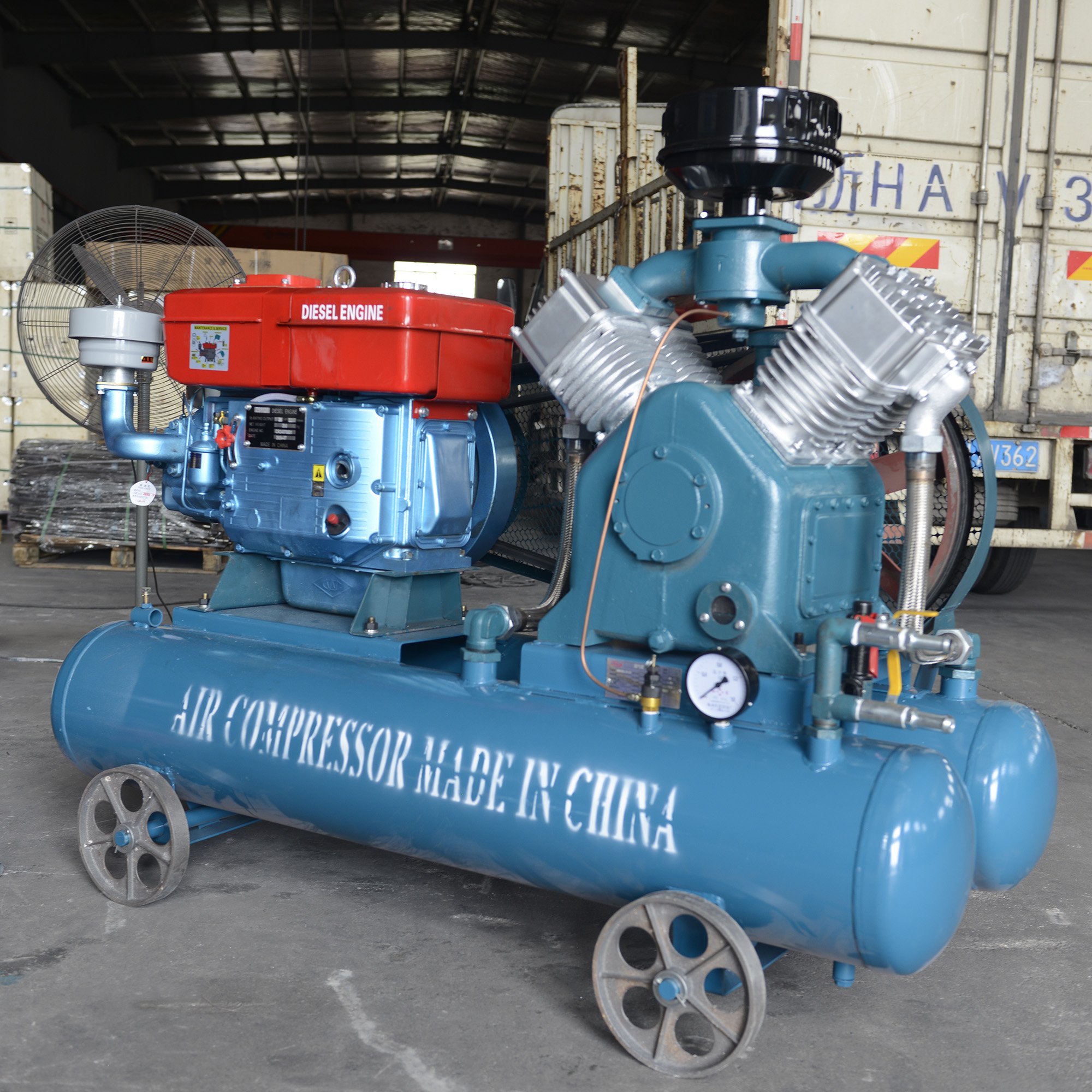 Factory Reasonable Price Diesel Portable Piston Type Air Compressor 18.5KW for Mining