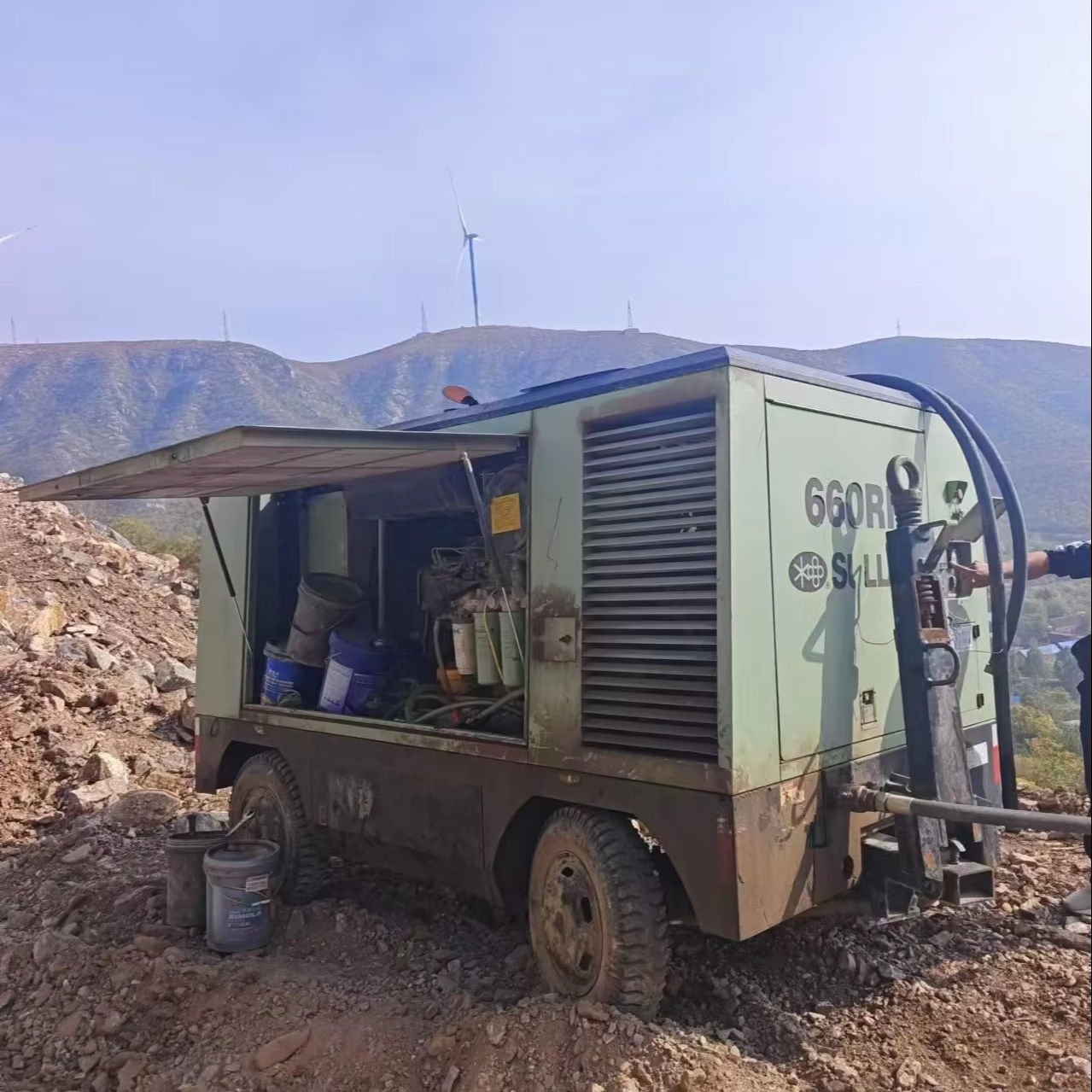 Used High Quality Portable Screw Air Compressor Diesel Compressor