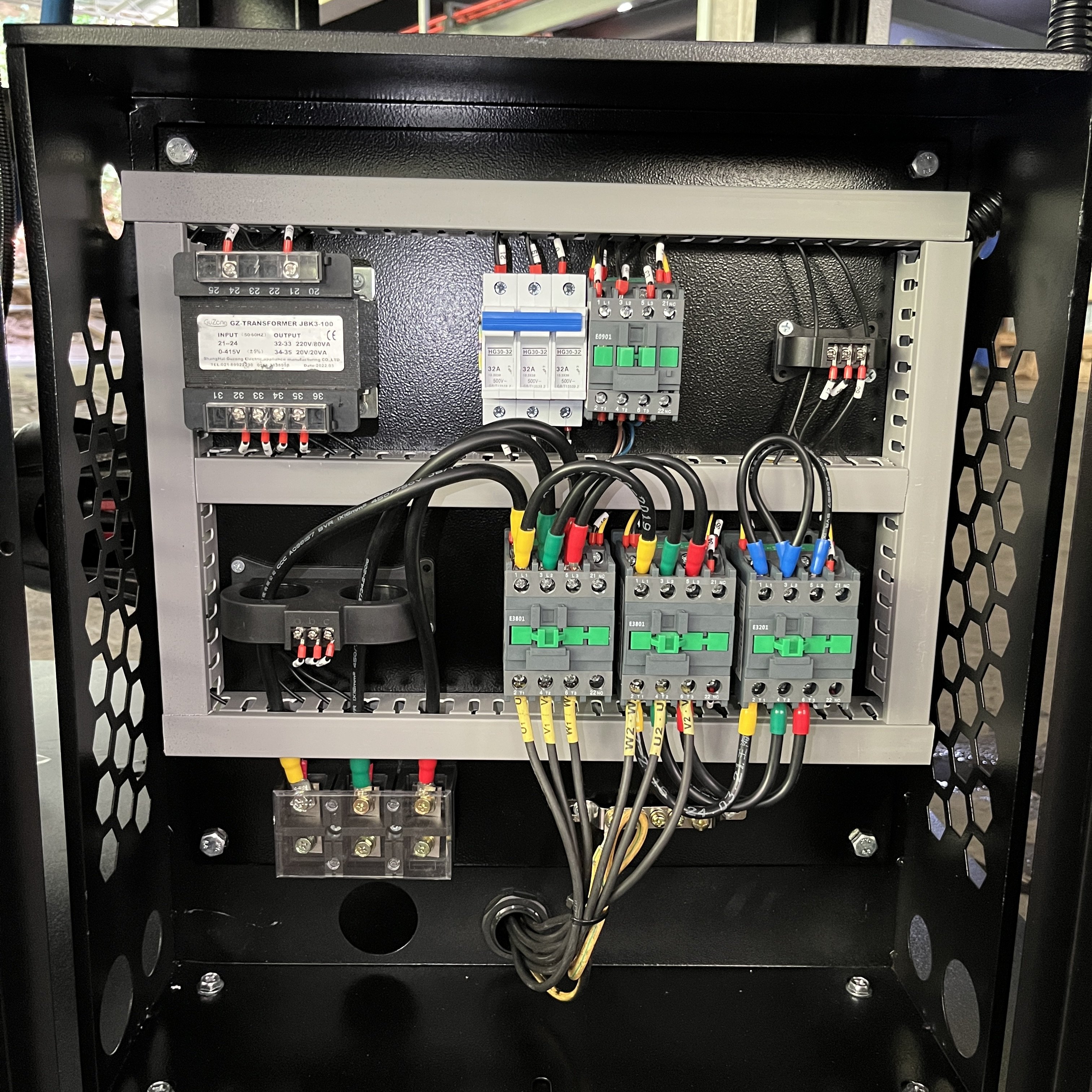 CE Certified 30HP 22KW IP54 Fixed Speed Screw Air Compressor 220V/60HZ 380V/50HZ 3 Phase 8Bar Pump Engine Motor Gear IP54