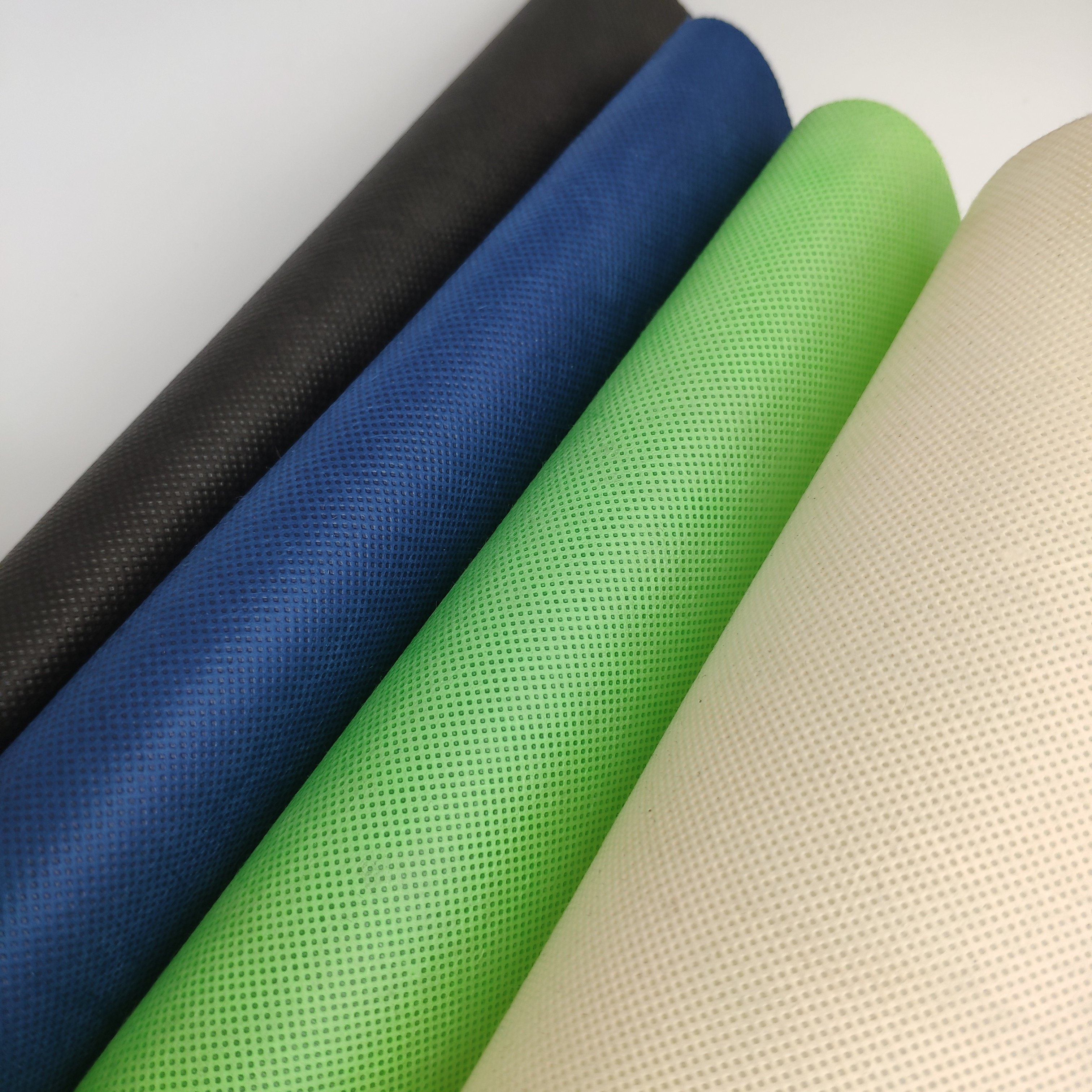 High Quality Breathable Environmentally Friendly Materials 100% Polypropylene 25gsm BFE 99% Melt Blown Nonwoven Filter Cloth