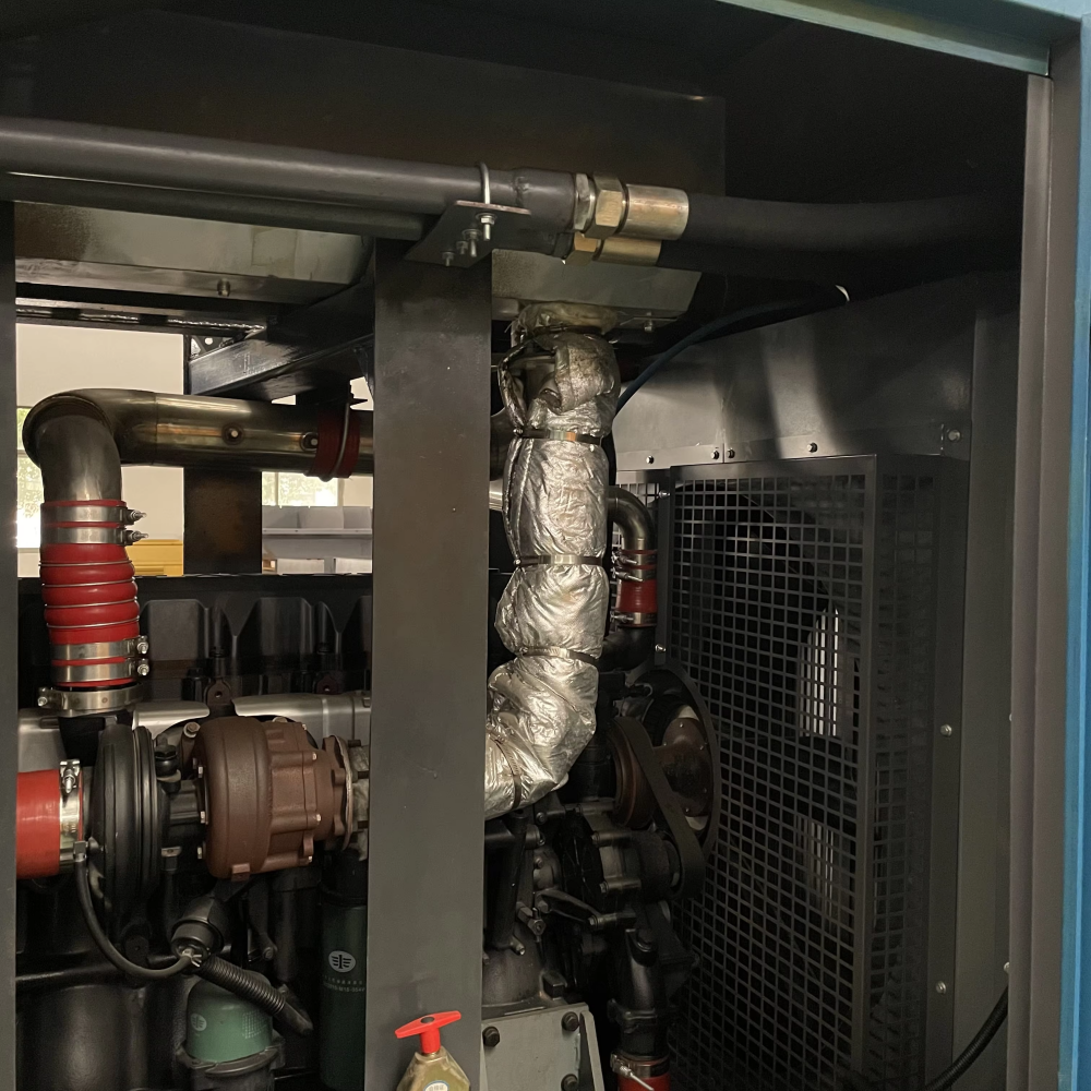 High Quality Custom 1200cfm Direct Screw Industrial Air Compressor 35bar Diesel Engine Air Compressor