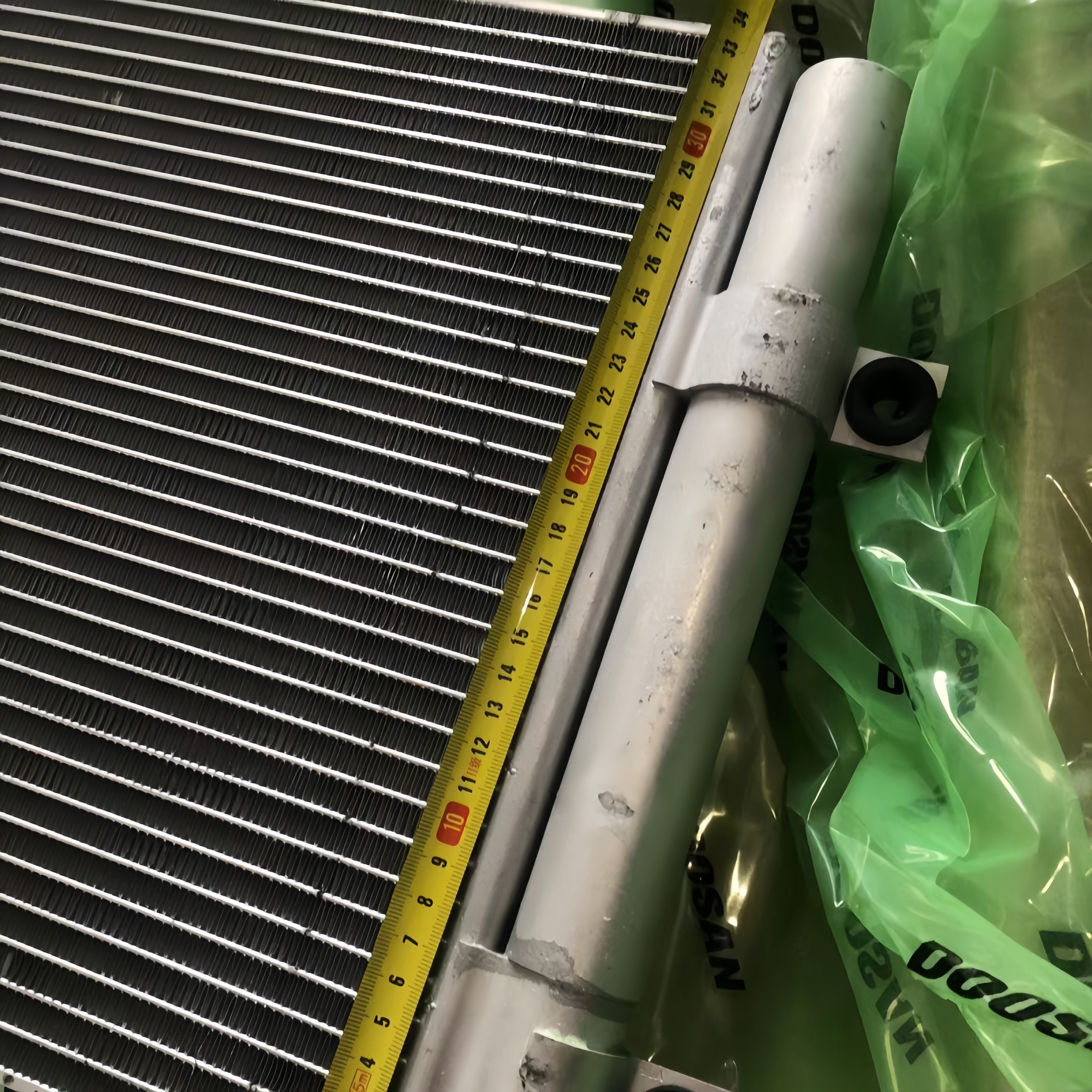 DEVELON DAEWOO DOOSAN Excavator Air Conditioner Parts Carrier Condenser Coil Manufacturers 440204-00073 for DX75