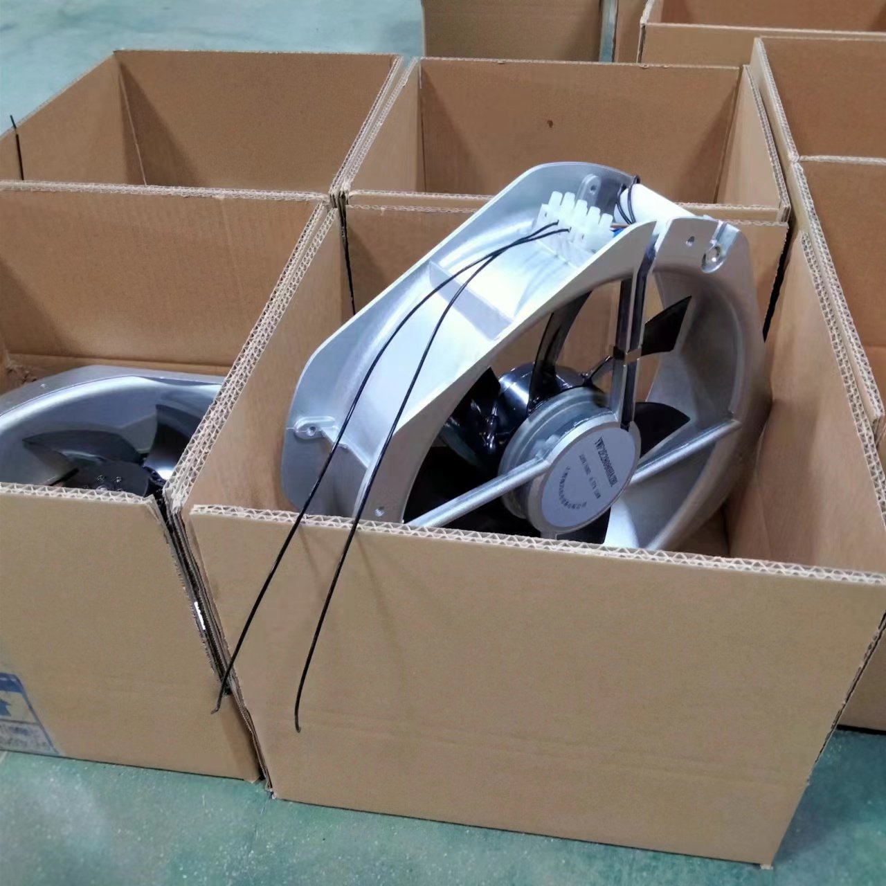 2700rpm 130W Poultry Farm Industrial 250mm Roof Vertical Frameless Axial Exhaust Fan Mixed Flow Fan